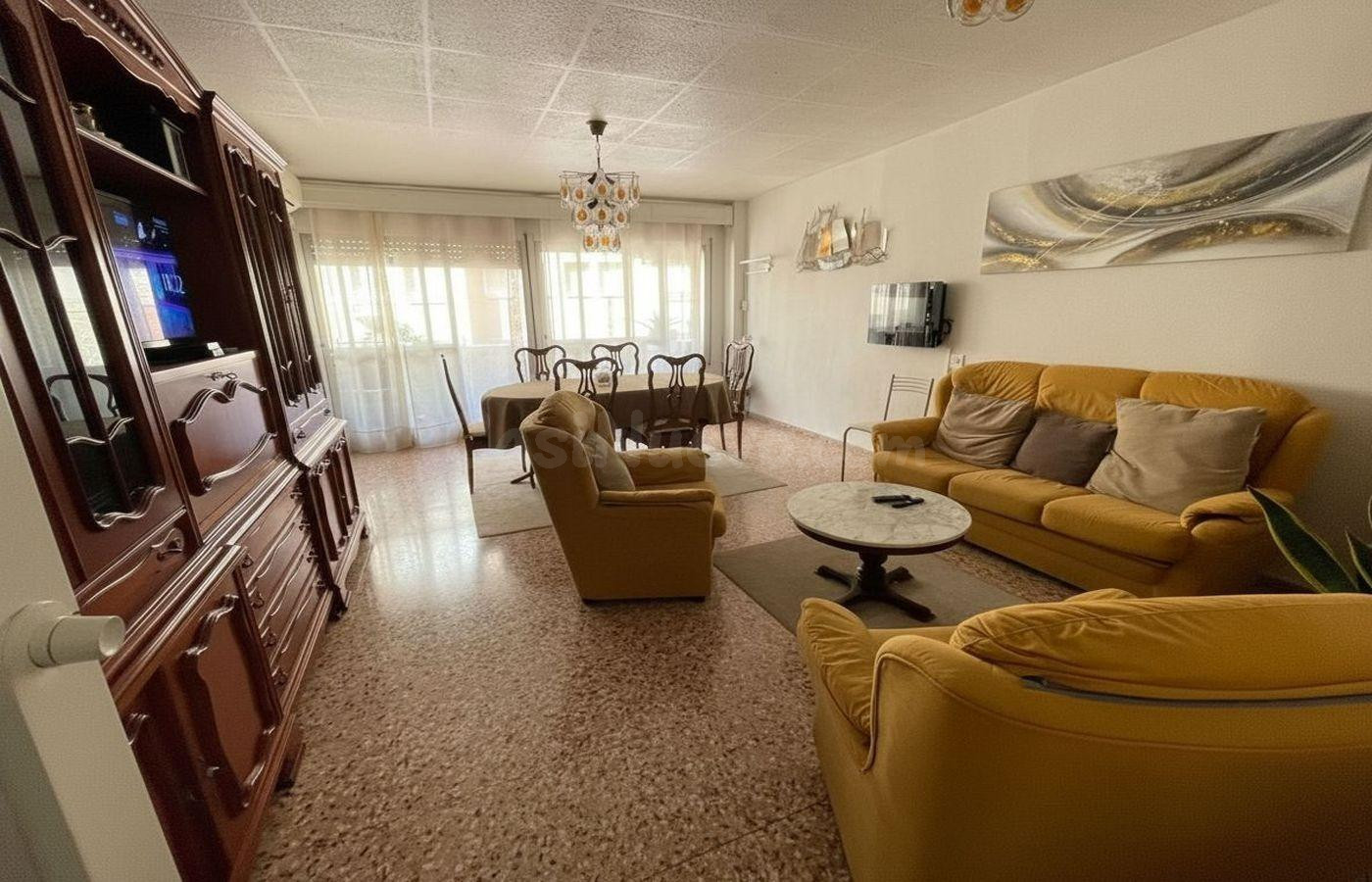 PISO DE 120 M2, CON 4 HAB., CENTRICO Y A 400 M DE LAS PLAYAS - foto 3