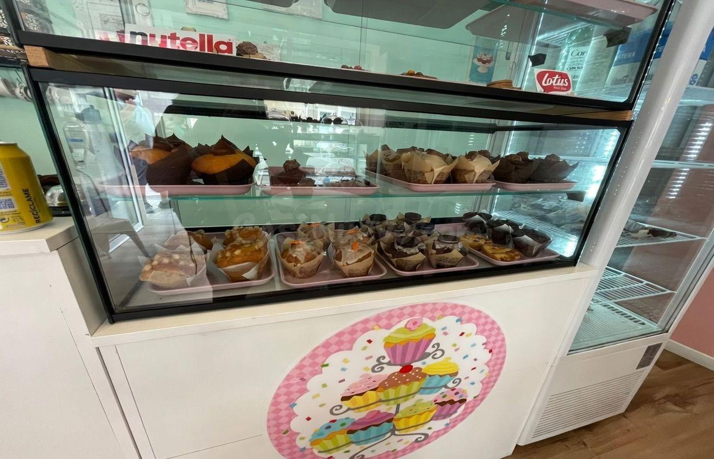 PASTELERIA-CAFETERIA EN PLENO RENDIMIENTO, CENTRICA - foto 3