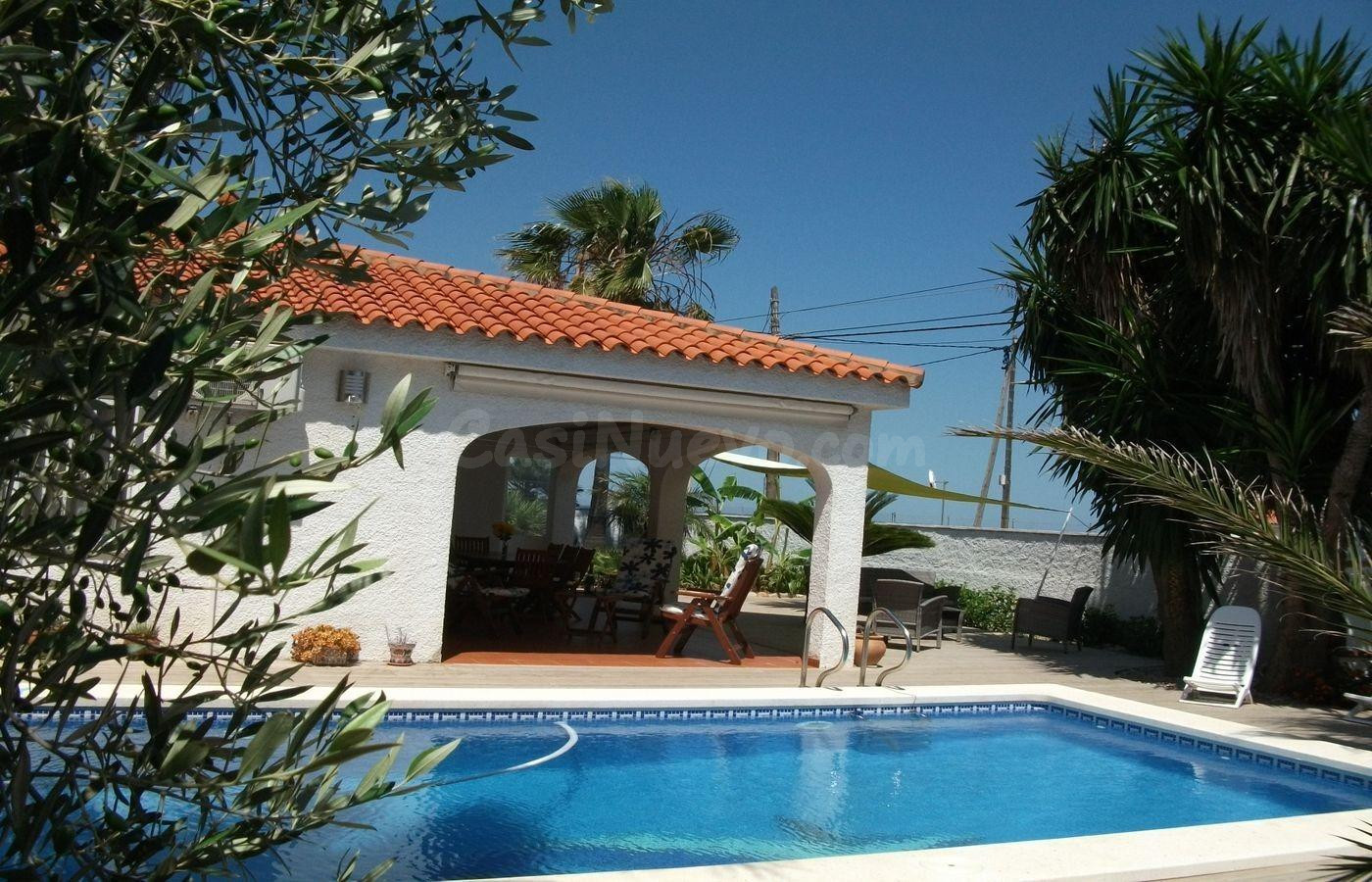 CHALET CON PISICINA, TODO EN UNA PLANTA A POCOS M DEL MAR - foto 5