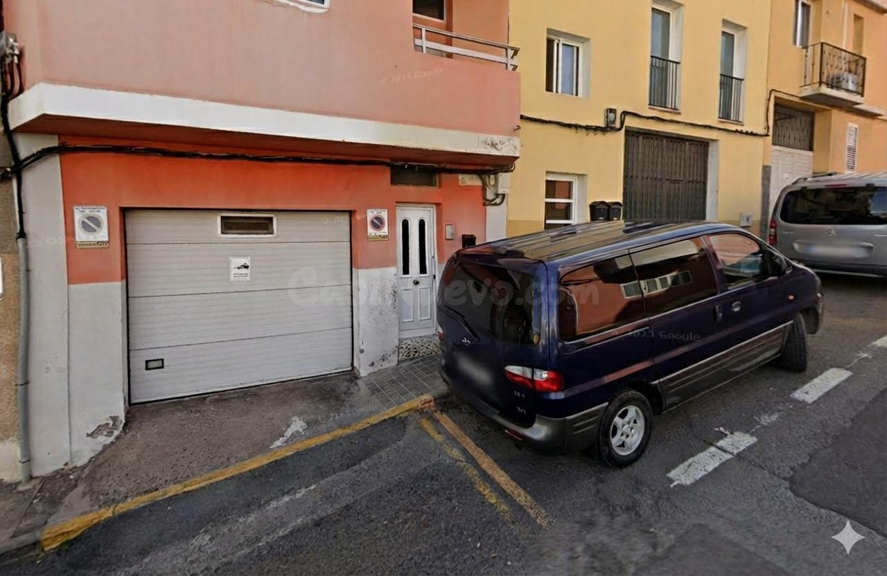 SE VENDE PISO EN PLANTA BAJA CON GARAJE PRIVADO EN LA HERRAD