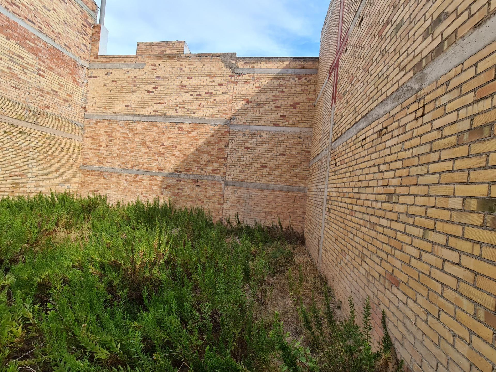 Solar para edificar un edificio de pisos o hacer vivienda un - foto 2