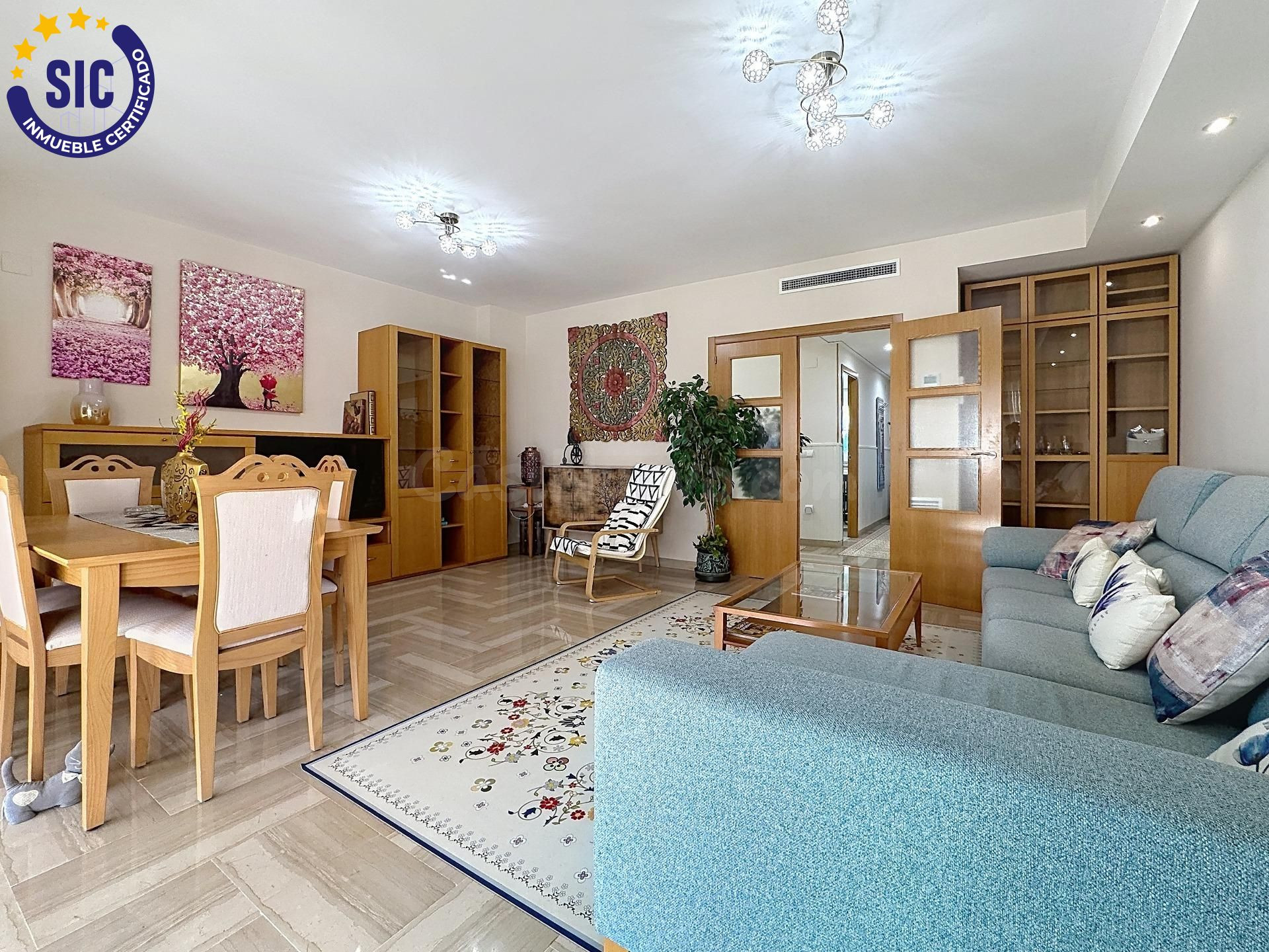 Exclusivo Chalet Adosado con Domótica, Ascensor y Piscina en