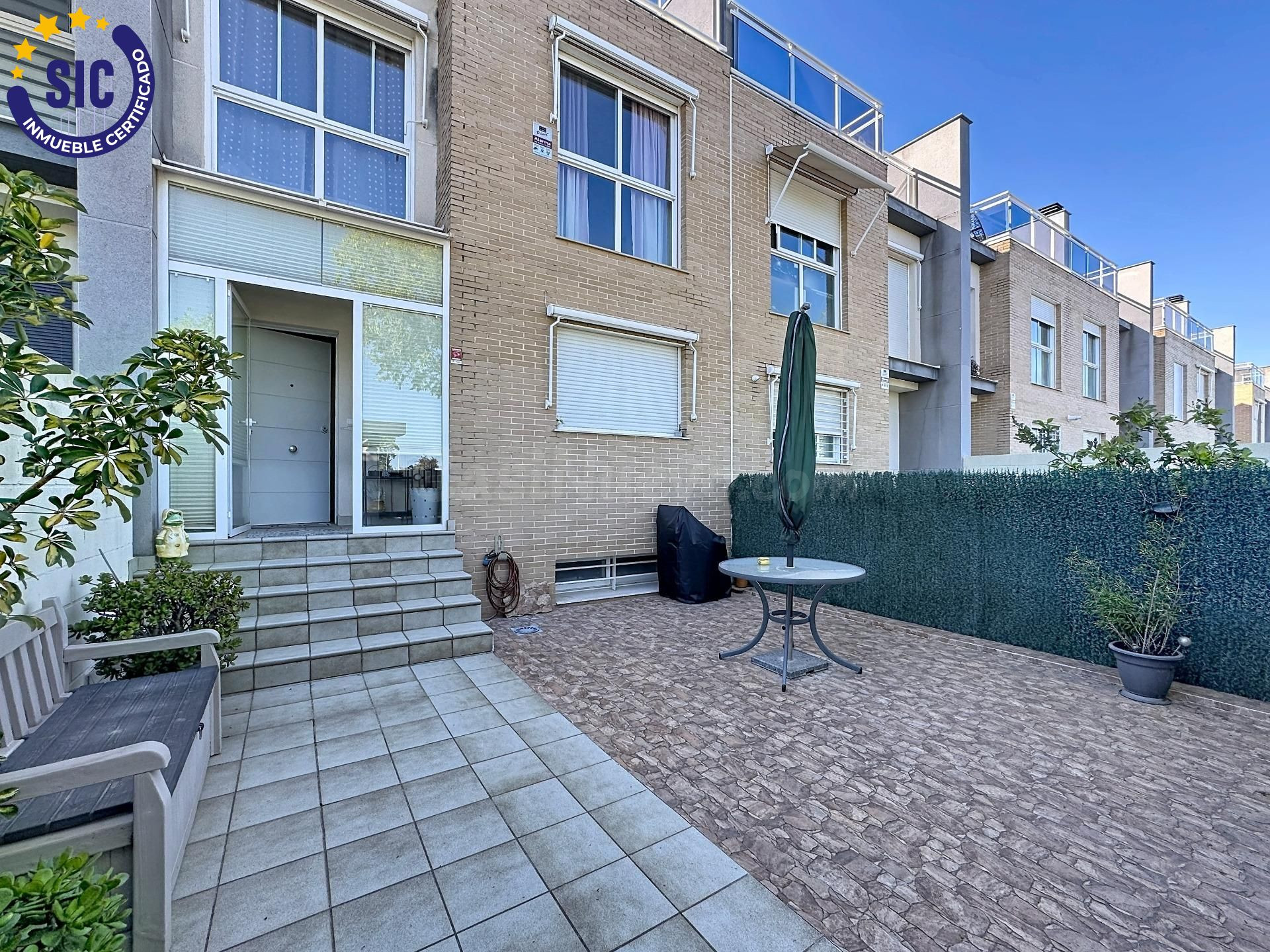 Exclusivo Chalet Adosado con Domótica, Ascensor y Piscina en - foto 3