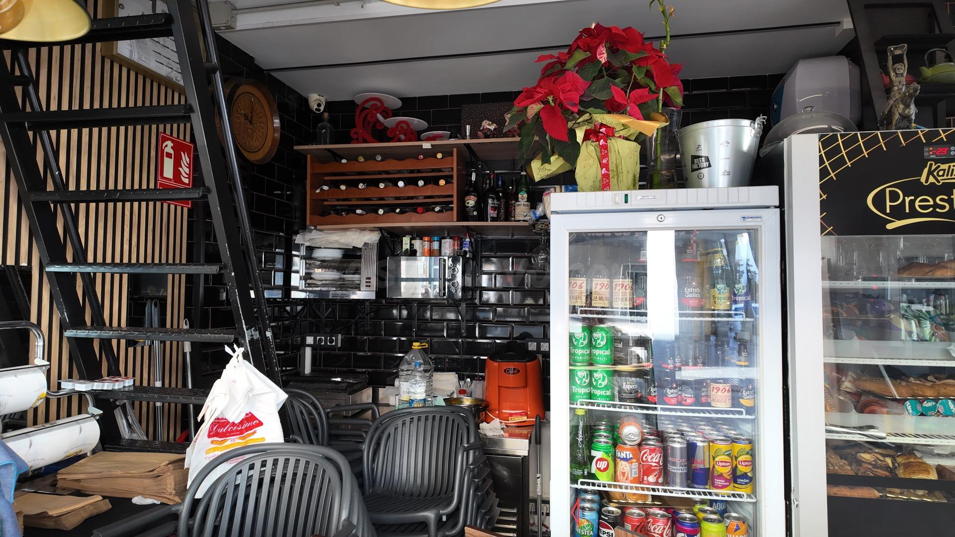 TRASPASO PANADERIA DULCERIA CAFETERIA EN ESQUINA MERCADO DEL PUERTO LAS PALMAS - foto 5