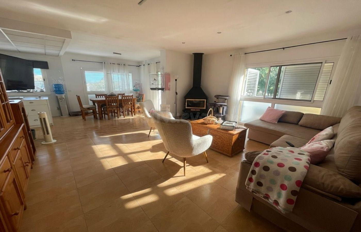 Chalet en Alcanar - Comodidad y Estilo a Pocos Pasos de la P - foto 5