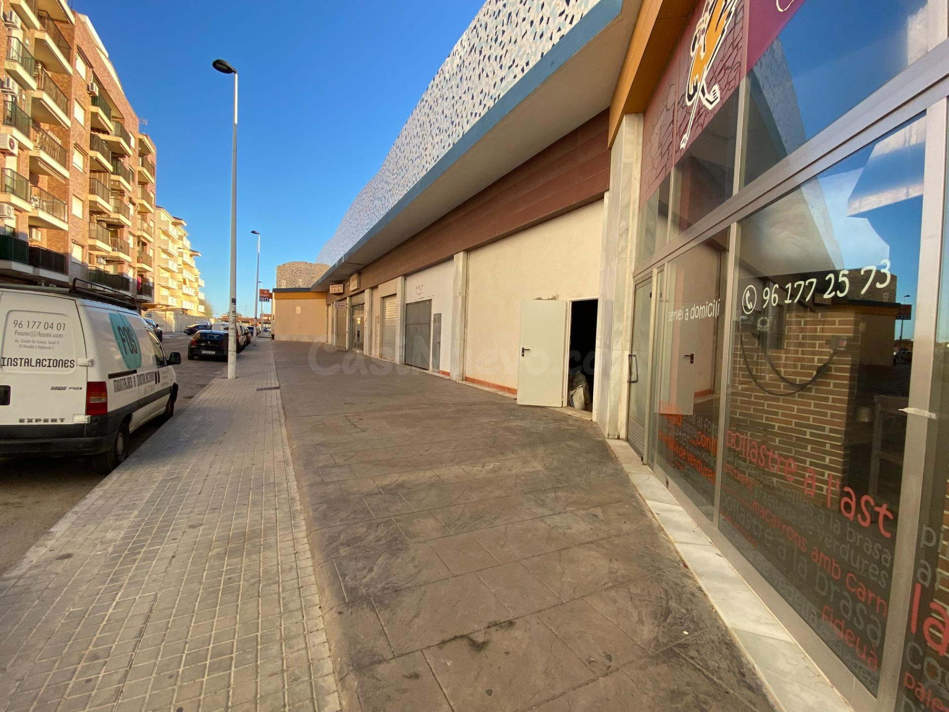 Local estratégico de 90m2 con gran visibilidad junto a Consu