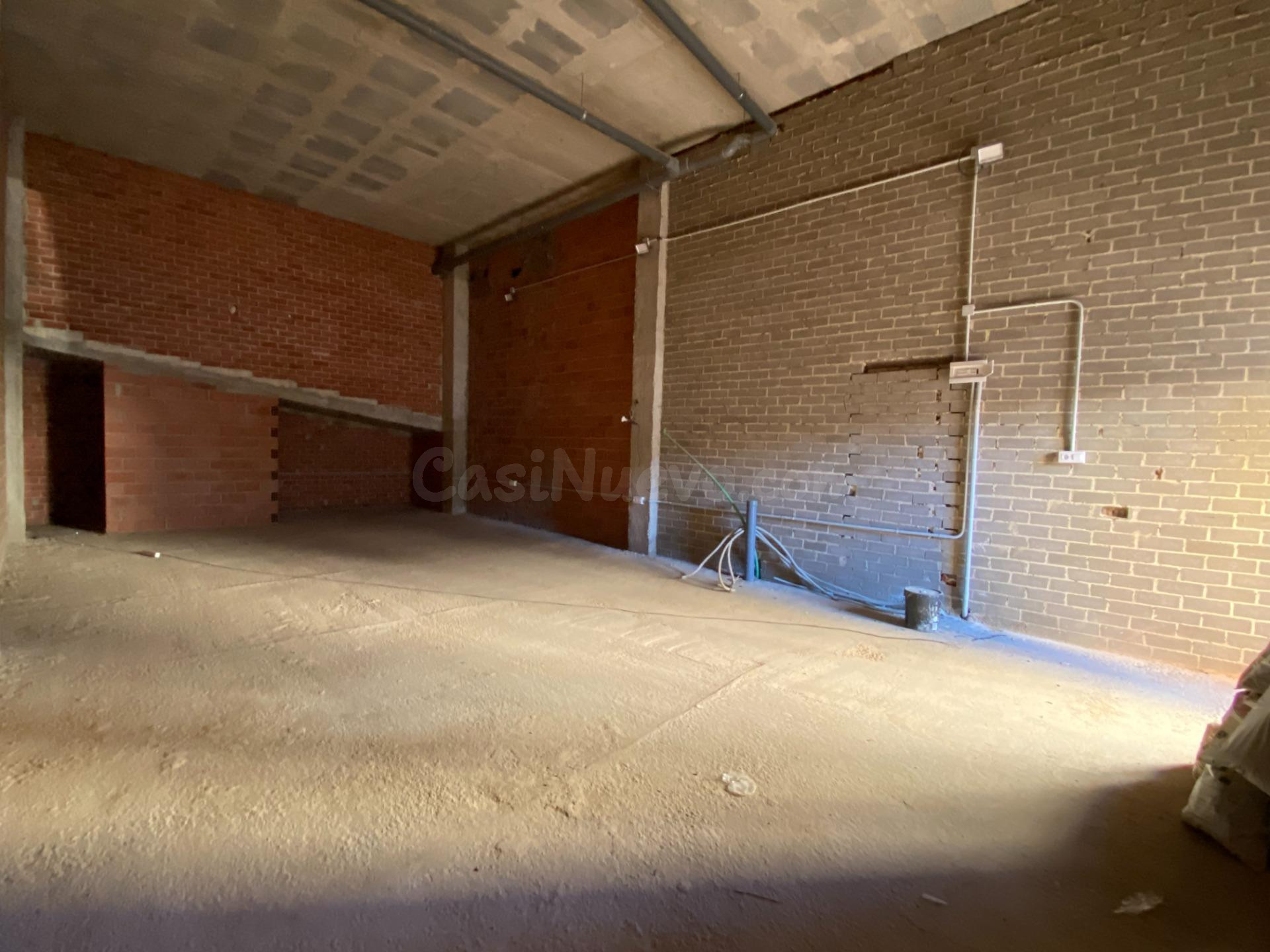 Local estratégico de 90m2 con gran visibilidad junto a Consu - foto 2
