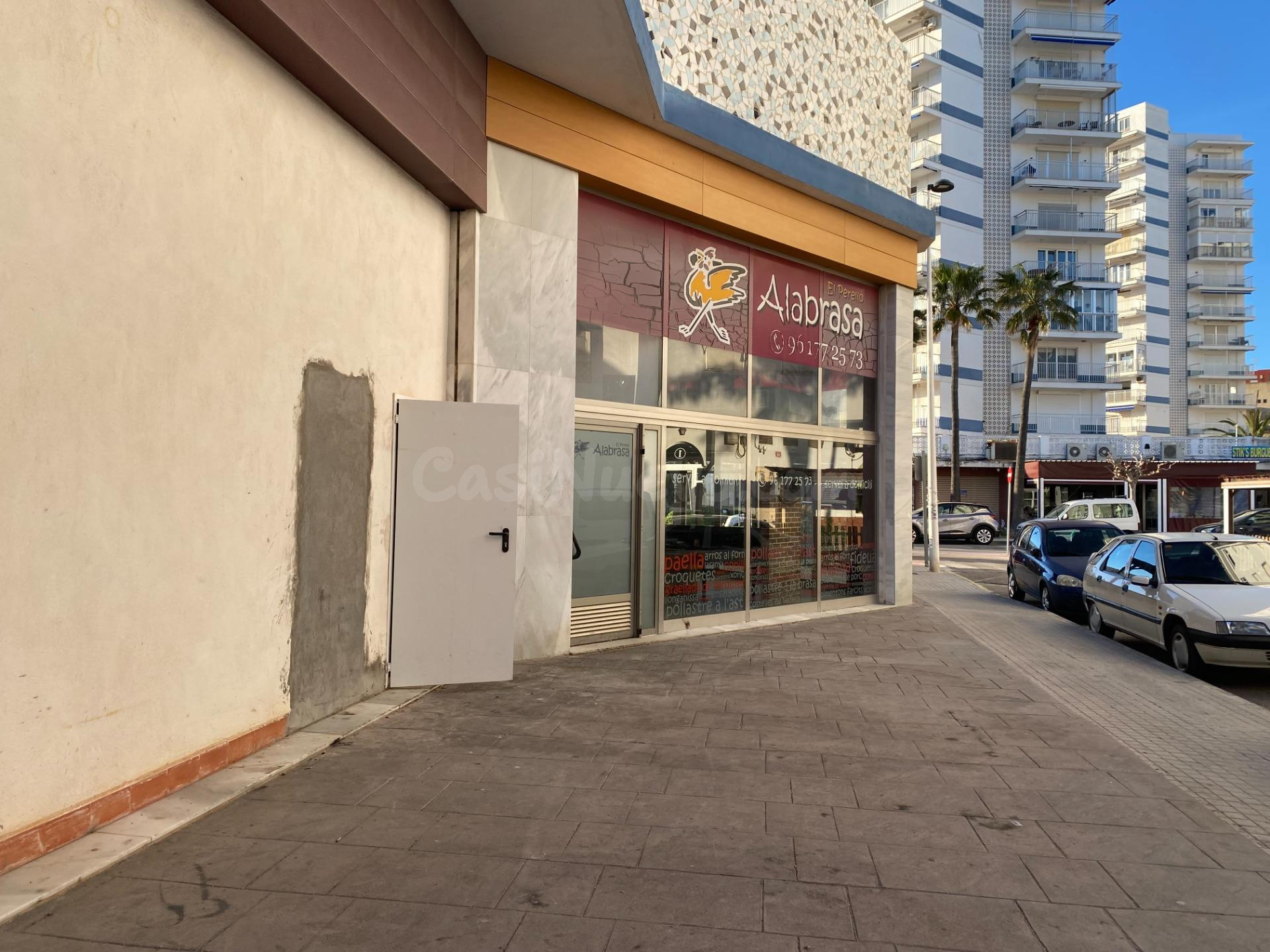 Local estratégico de 90m2 con gran visibilidad junto a Consu - foto 3