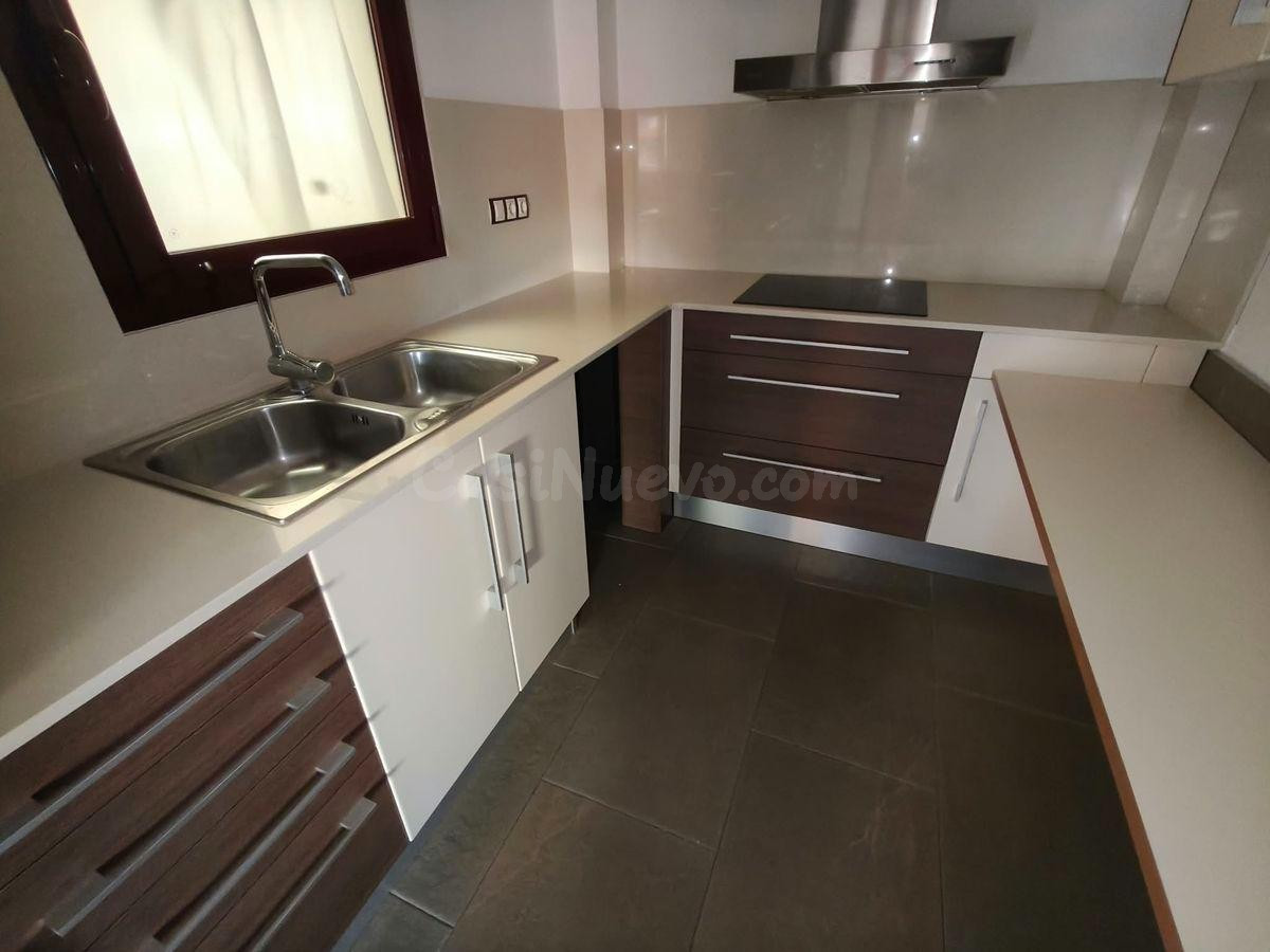 Piso en venta en Amposta con una ubicación excelente - foto 2