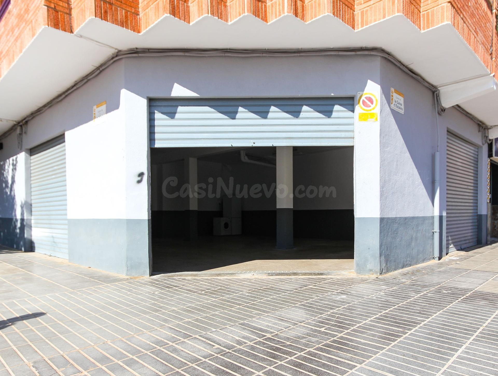 ¡Oportunidad única! Local amplio y versátil en Torrent Valen