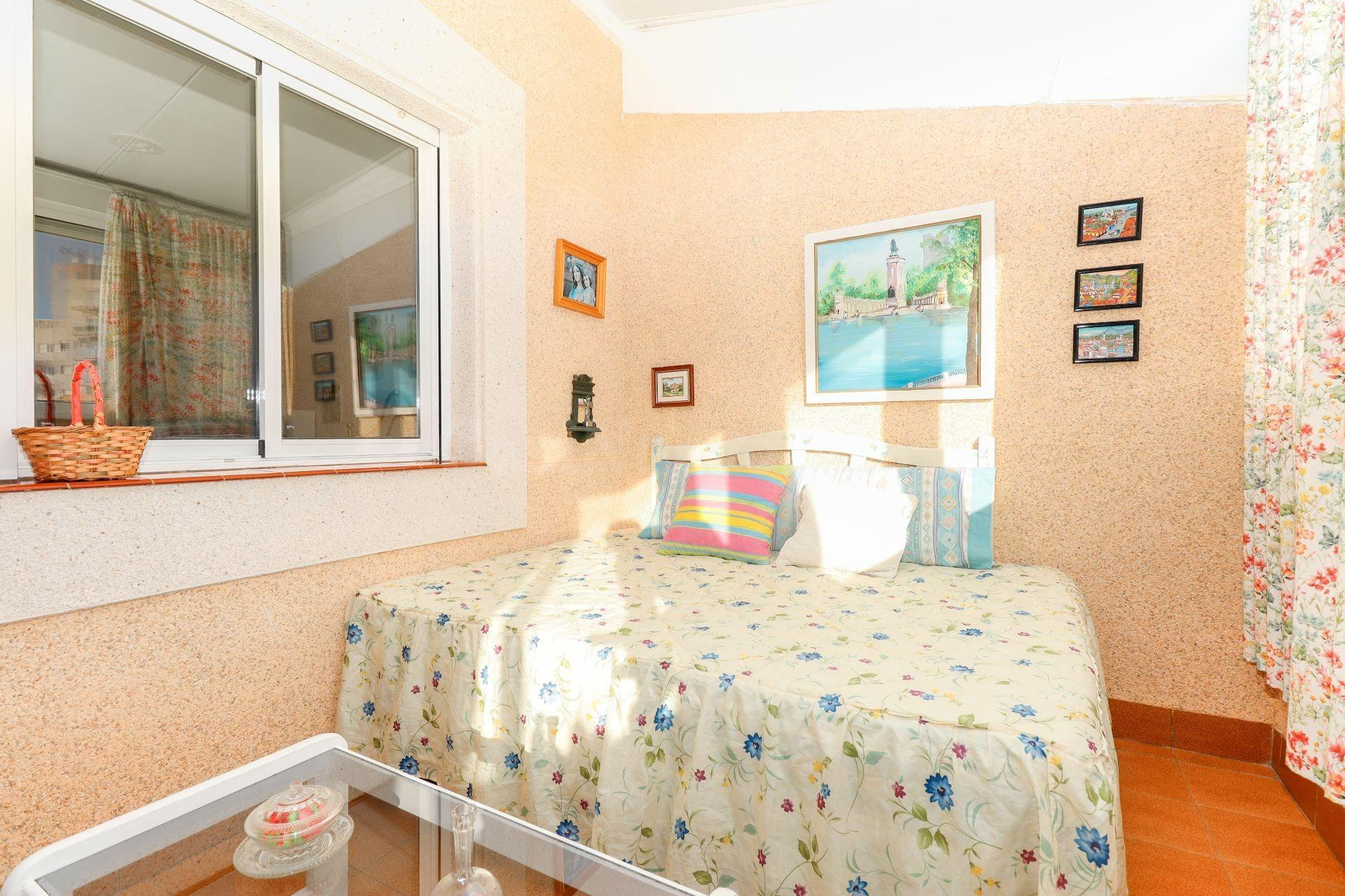 GRAN APARTAMENTO CON TERRAZA ACRISTALADA, IDEAL PARA PAREJAS - foto 4