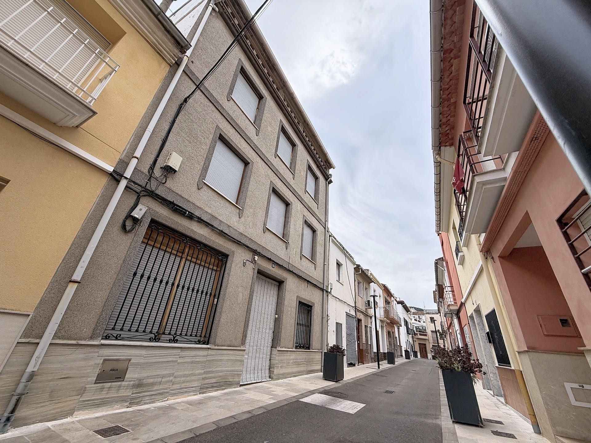 El Despertar de un Legado: Tu Refugio en La Font d’en Carrós