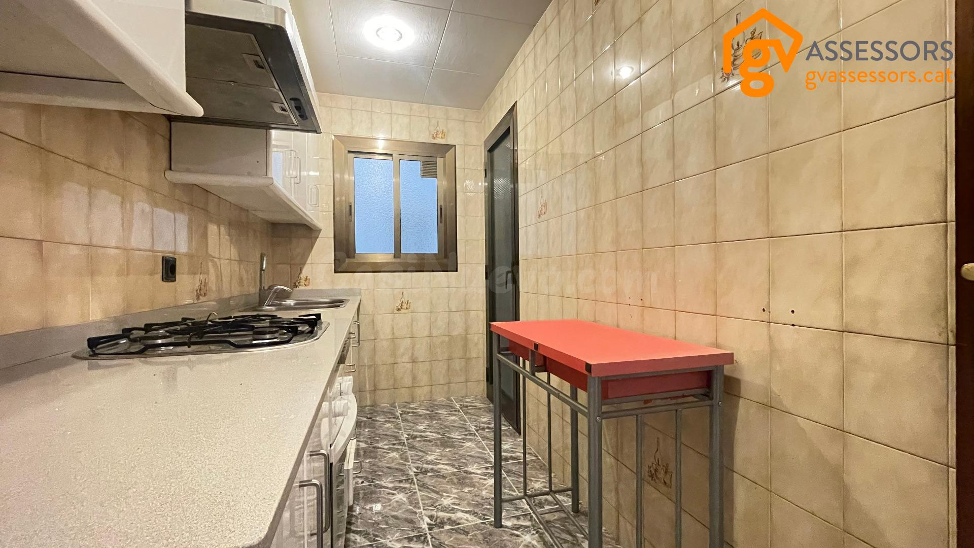 2 habitaciones, AMPLIO COMEDOR Y ASCENSOR - foto 5