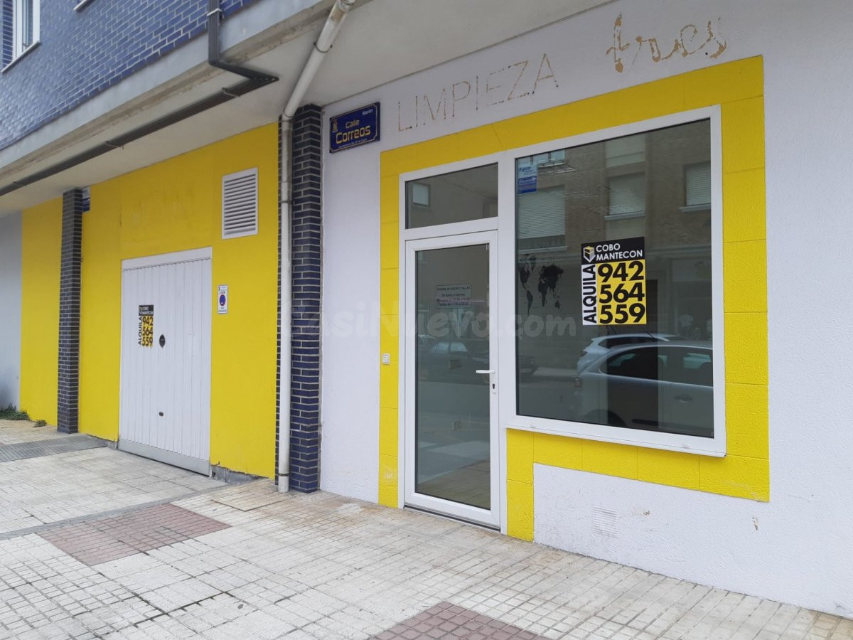 Local comercial en el centro de Saron.