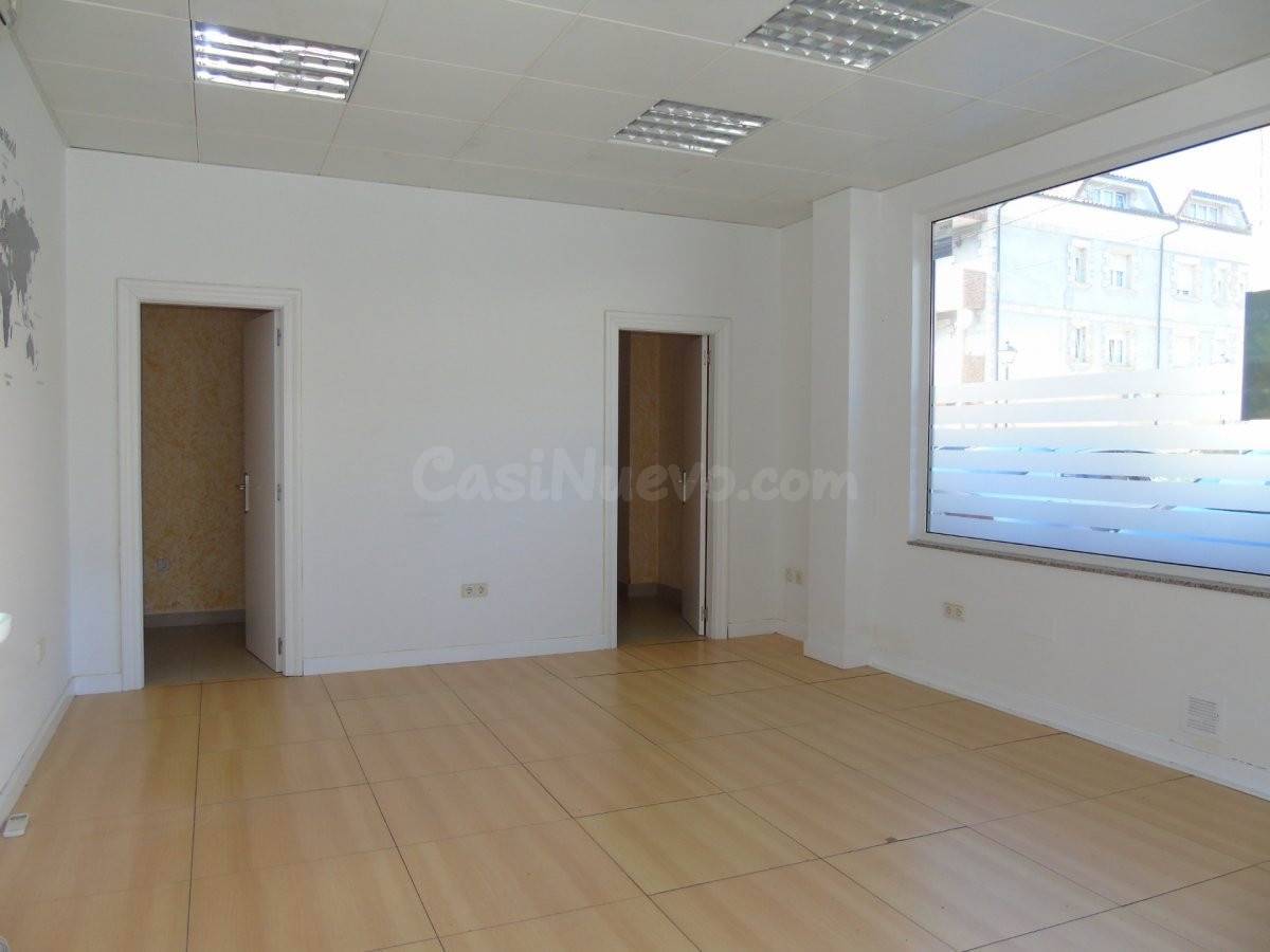 Local comercial en el centro de Saron. - foto 4