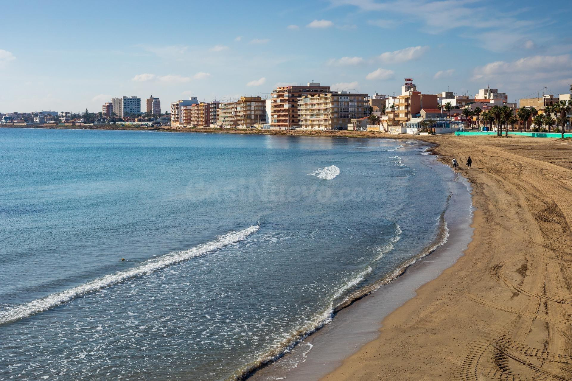 ¡EXCLUSIVA OPORTUNIDAD! VISTAS LATERALES AL MAR REFORMADO Y 