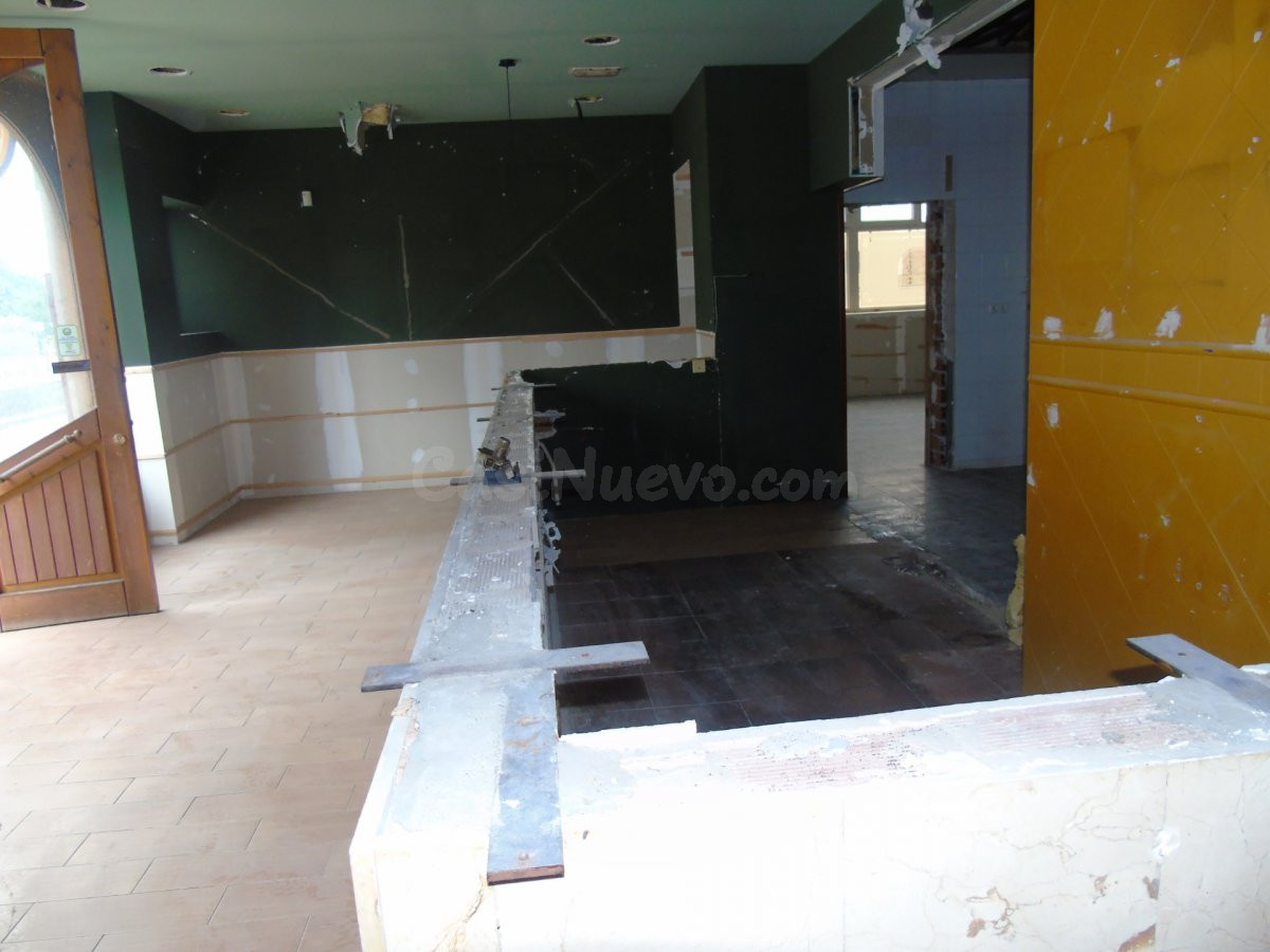 LOCAL COMERCIAL SEMIACONDICIONADO - foto 3