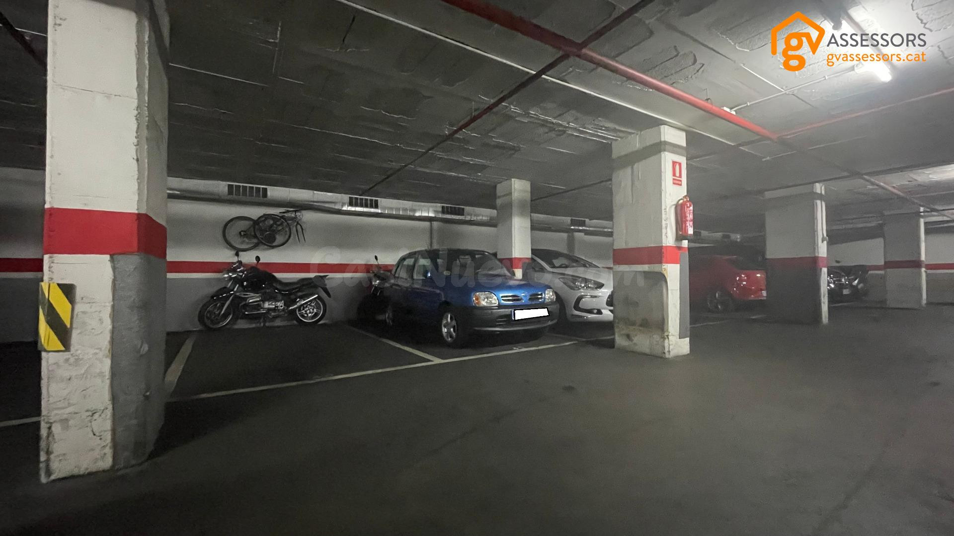 PLAZA PARA COCHE MEDIANO - foto 2