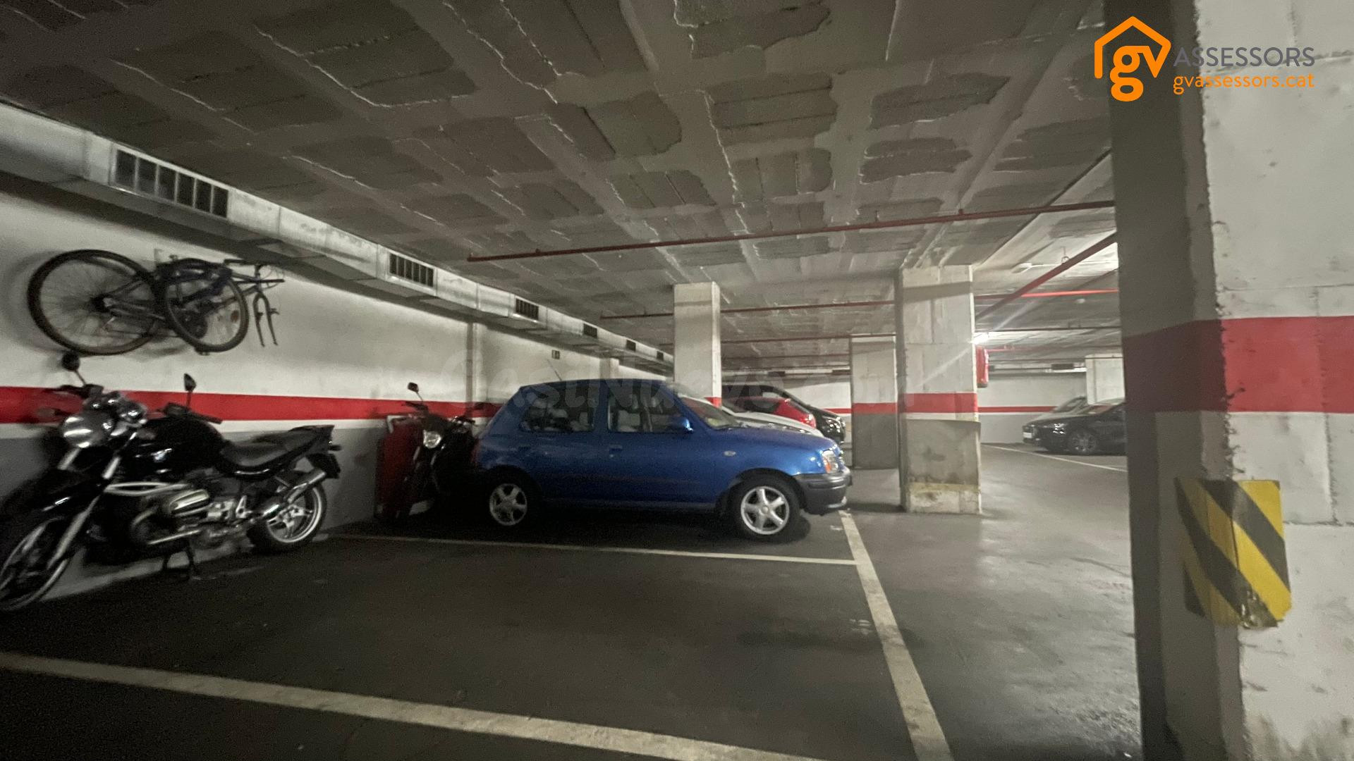 PLAZA PARA COCHE MEDIANO - foto 3