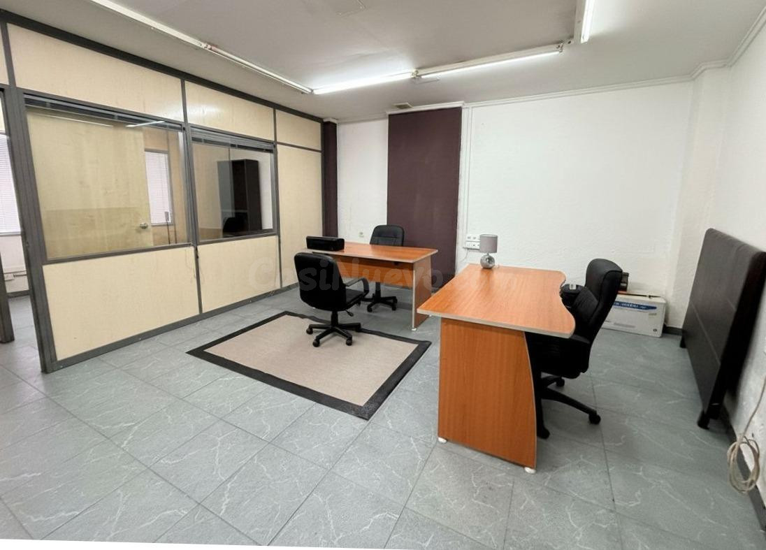 Espectacular Local de 100m2 en Av. José Vidal Canet: El Cuar - foto 2
