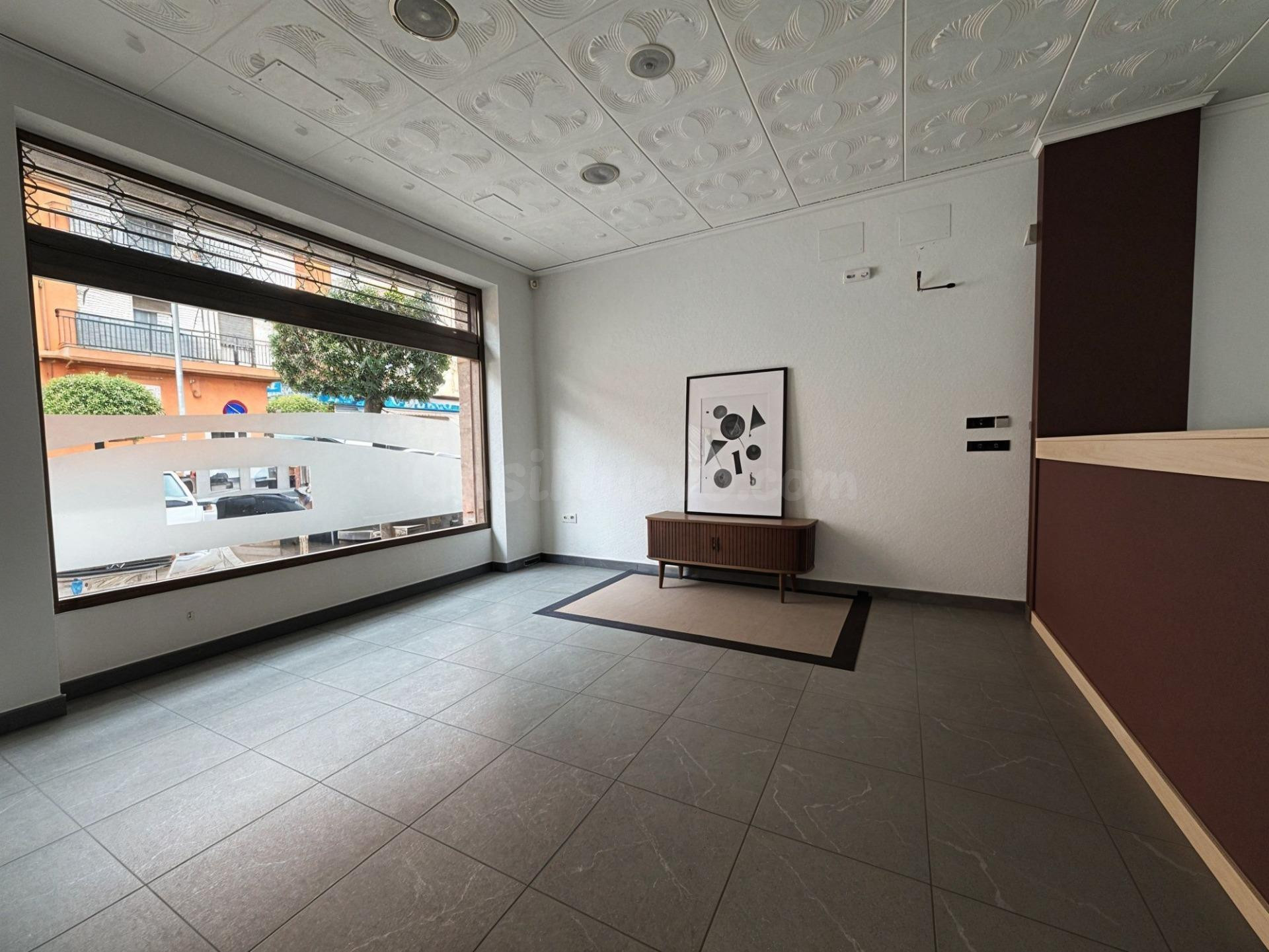 Espectacular Local de 100m2 en Av. José Vidal Canet: El Cuar - foto 3
