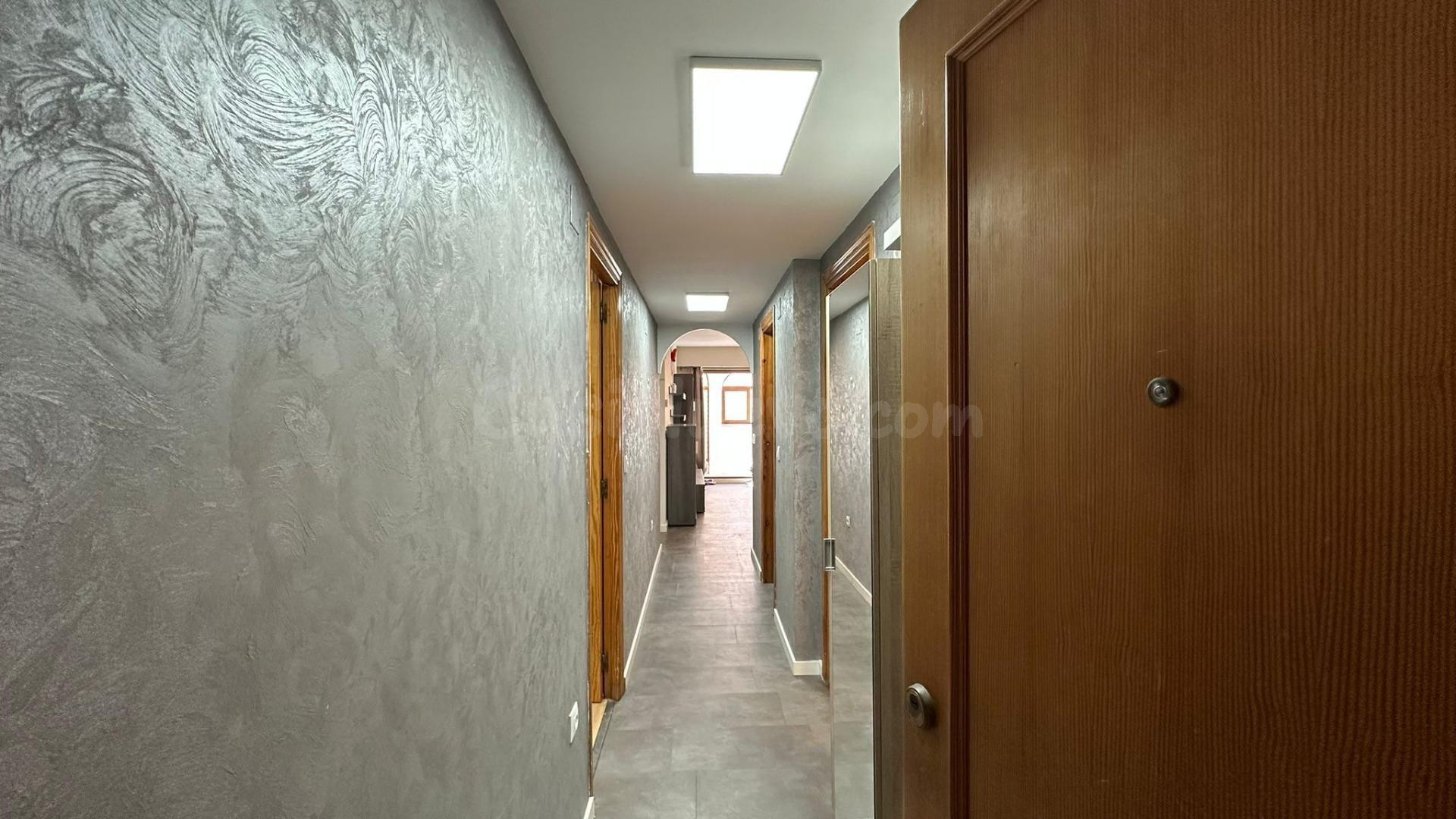 MAGNIFICO APARTAMENTO CON PISCINA COMUNITARIA Y GARAJE INCLU - foto 5