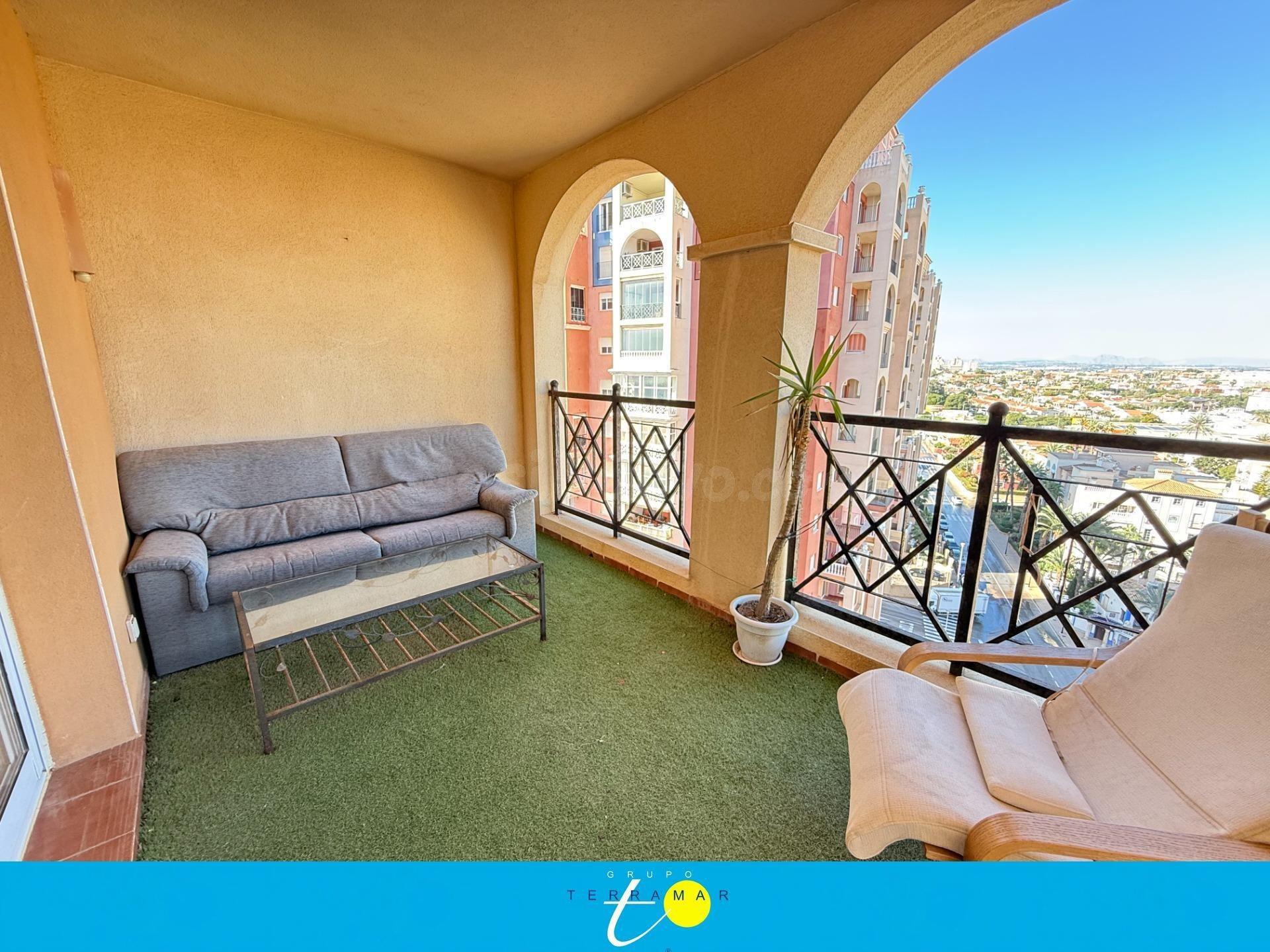 INCRE APARTAMENTO CON VISTAS ESPECTACULARES Y PISCINA COMUNITARIA