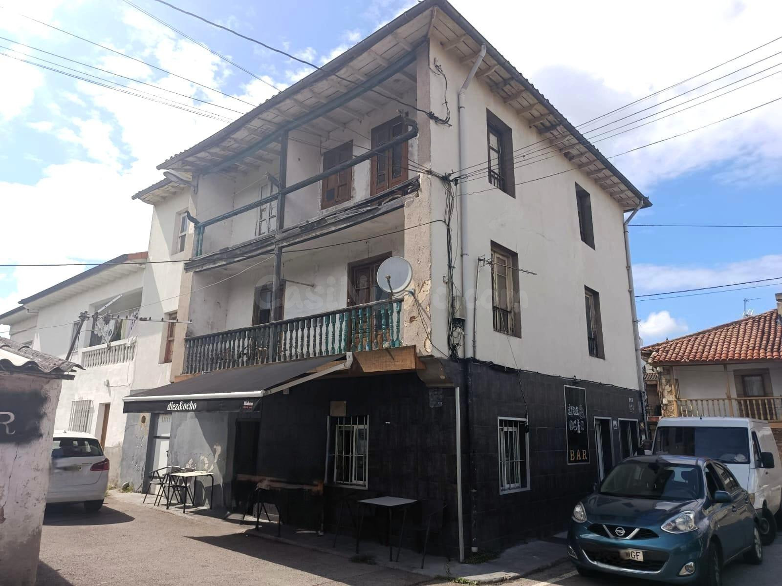 Casa- edificio para reforma completa con NEGOCIO EN FUNCIONA