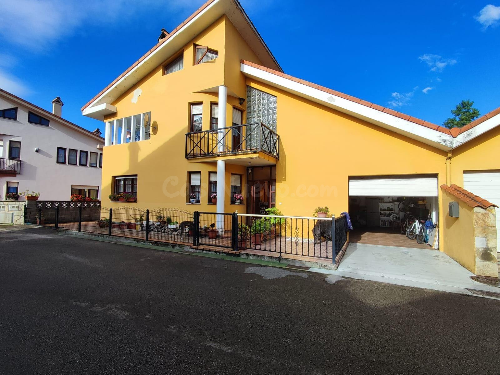Chalet pareado en Socobio ( Castañeda)