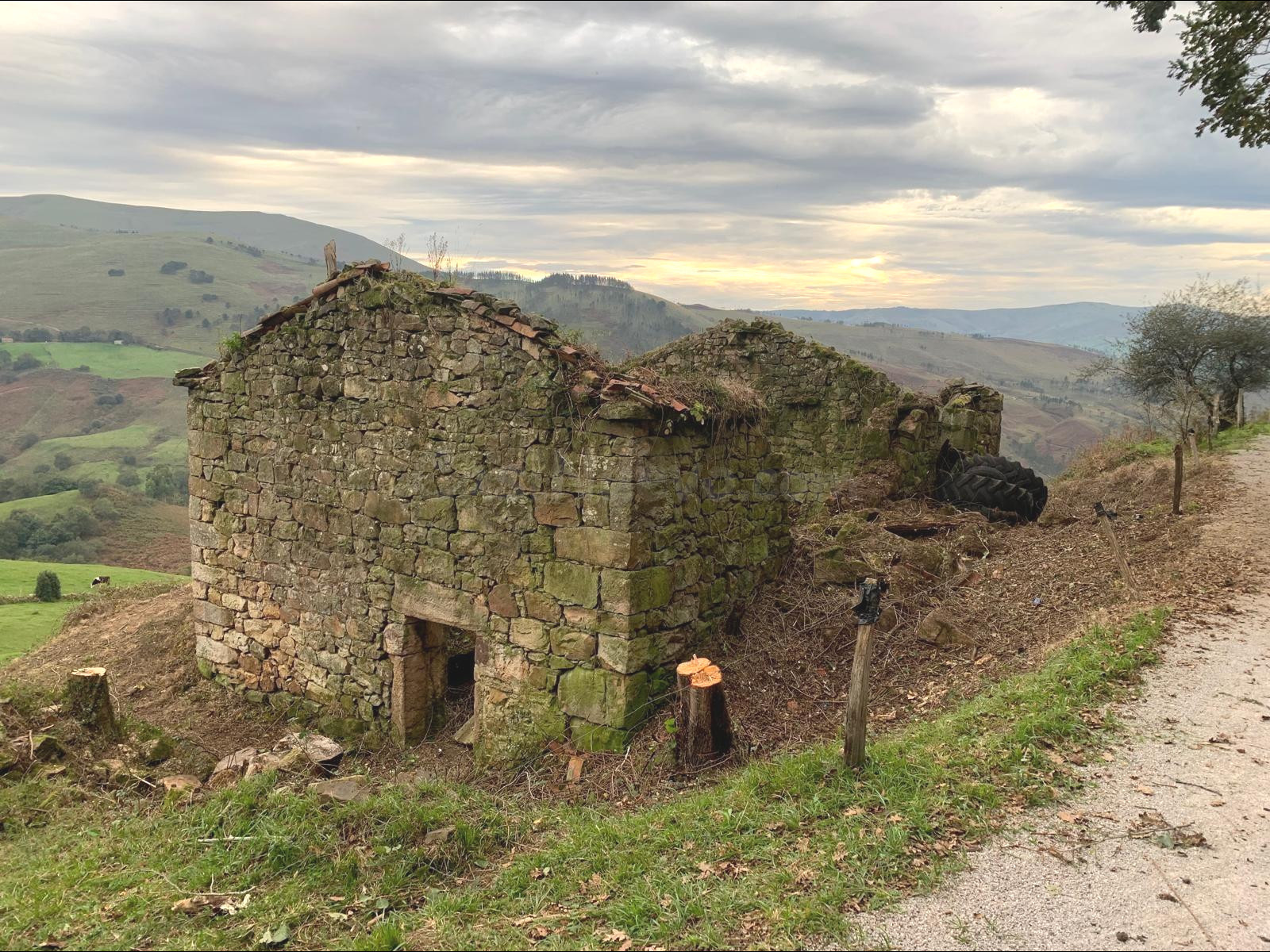Cabaña para reconstruir en Llerana de Saro