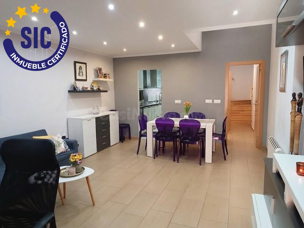 Casa Reformada en Alzira: Garaje + Terraza Cubierta de Ensue - foto 3