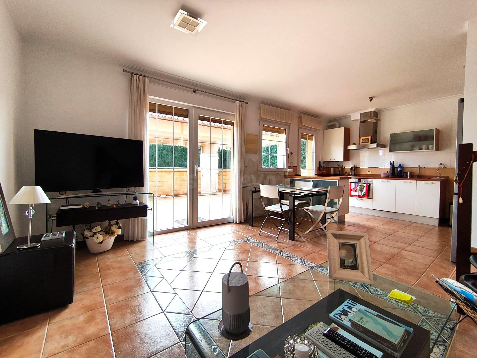 Chalet esquinero en Solares para entrar a vivir. - foto 4