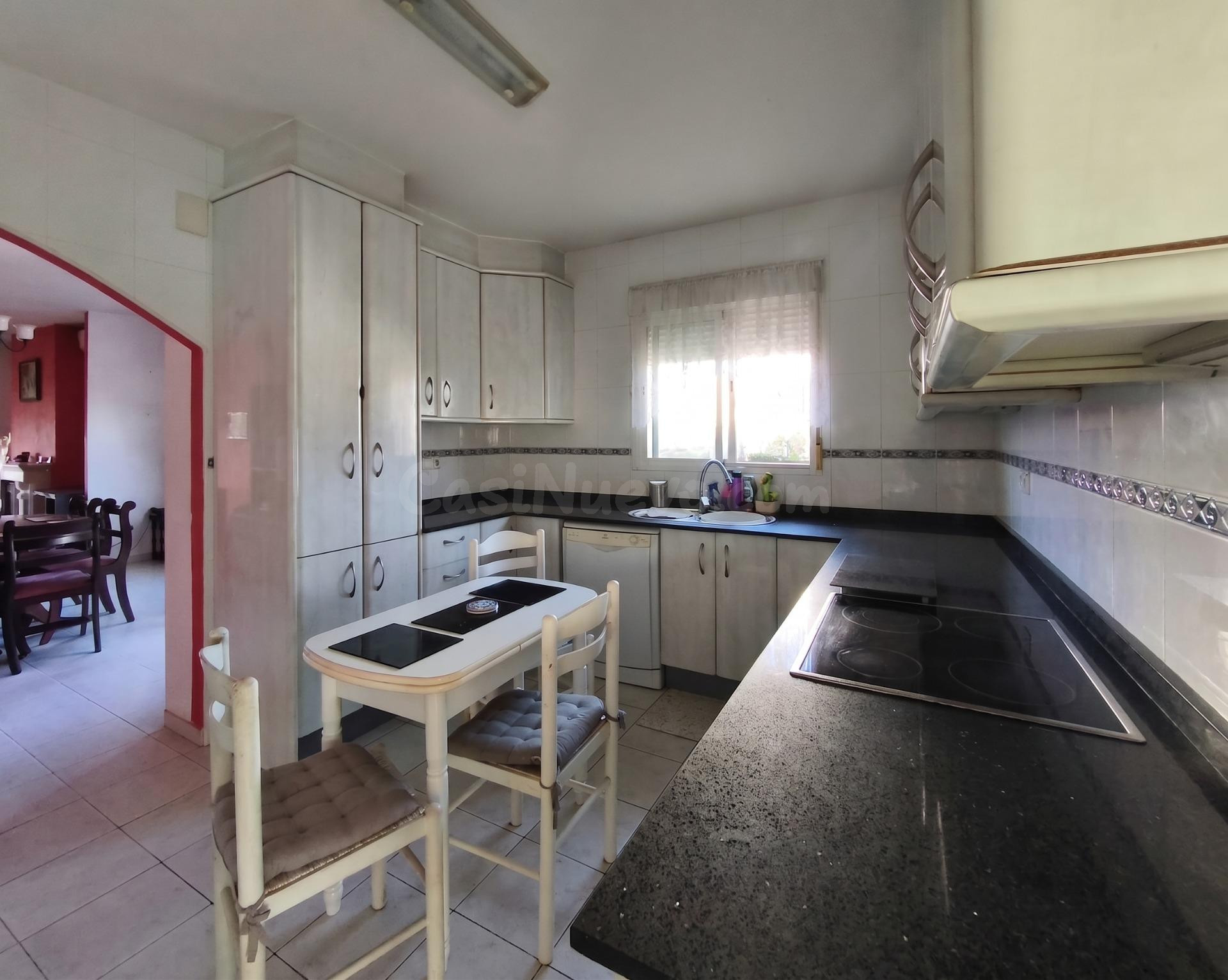 Encantador chalet pareado en una sola planta con jardín priv - foto 4
