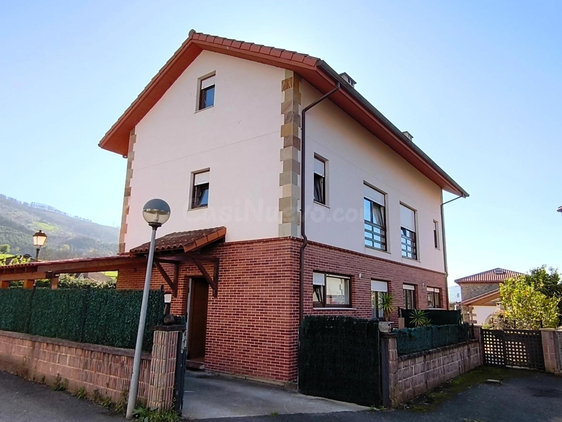 Chalet Pareado en La Nogalera, Argomilla
