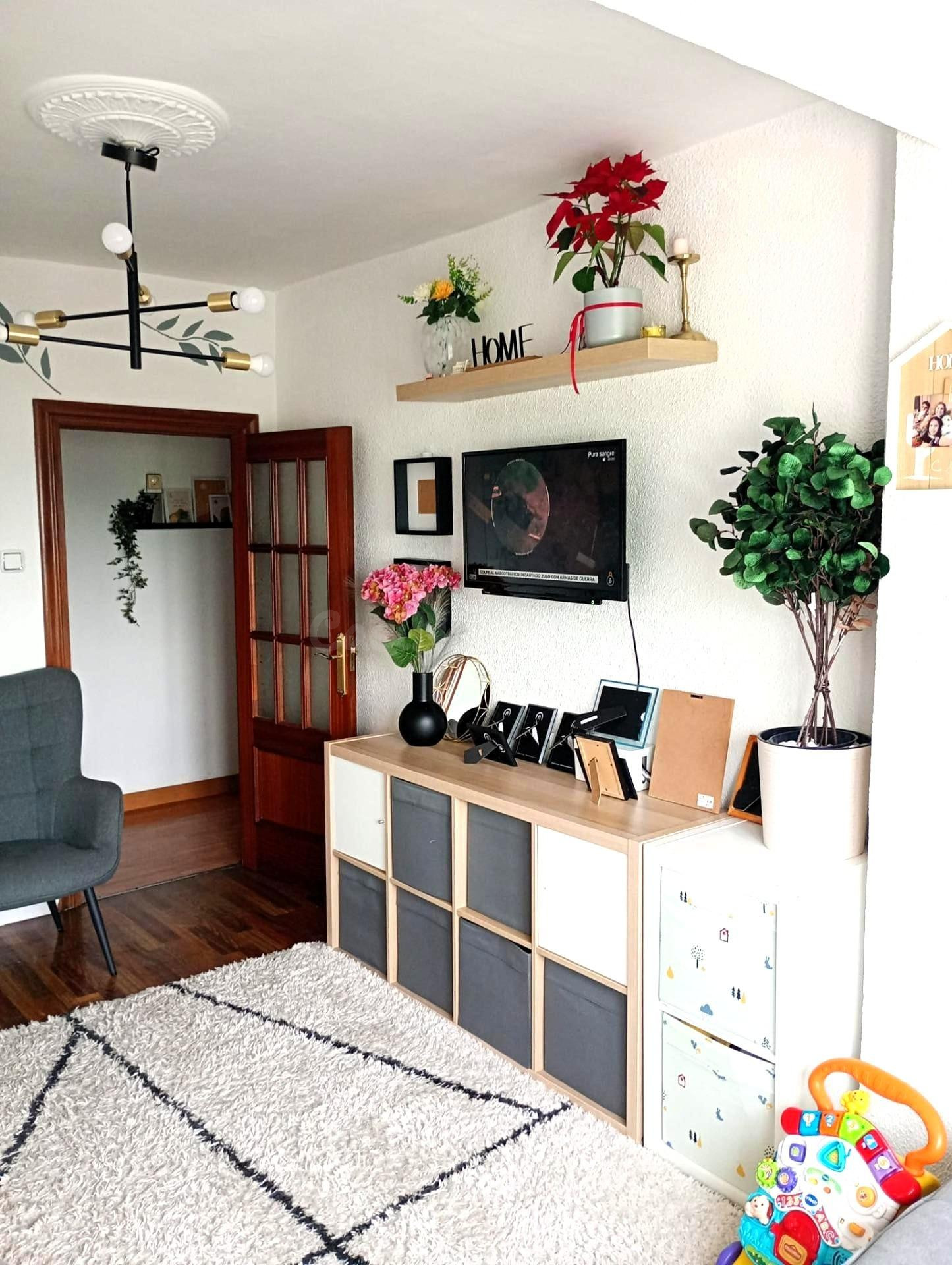 PISO DE TRES habitaciones EN SOLARES - foto 3