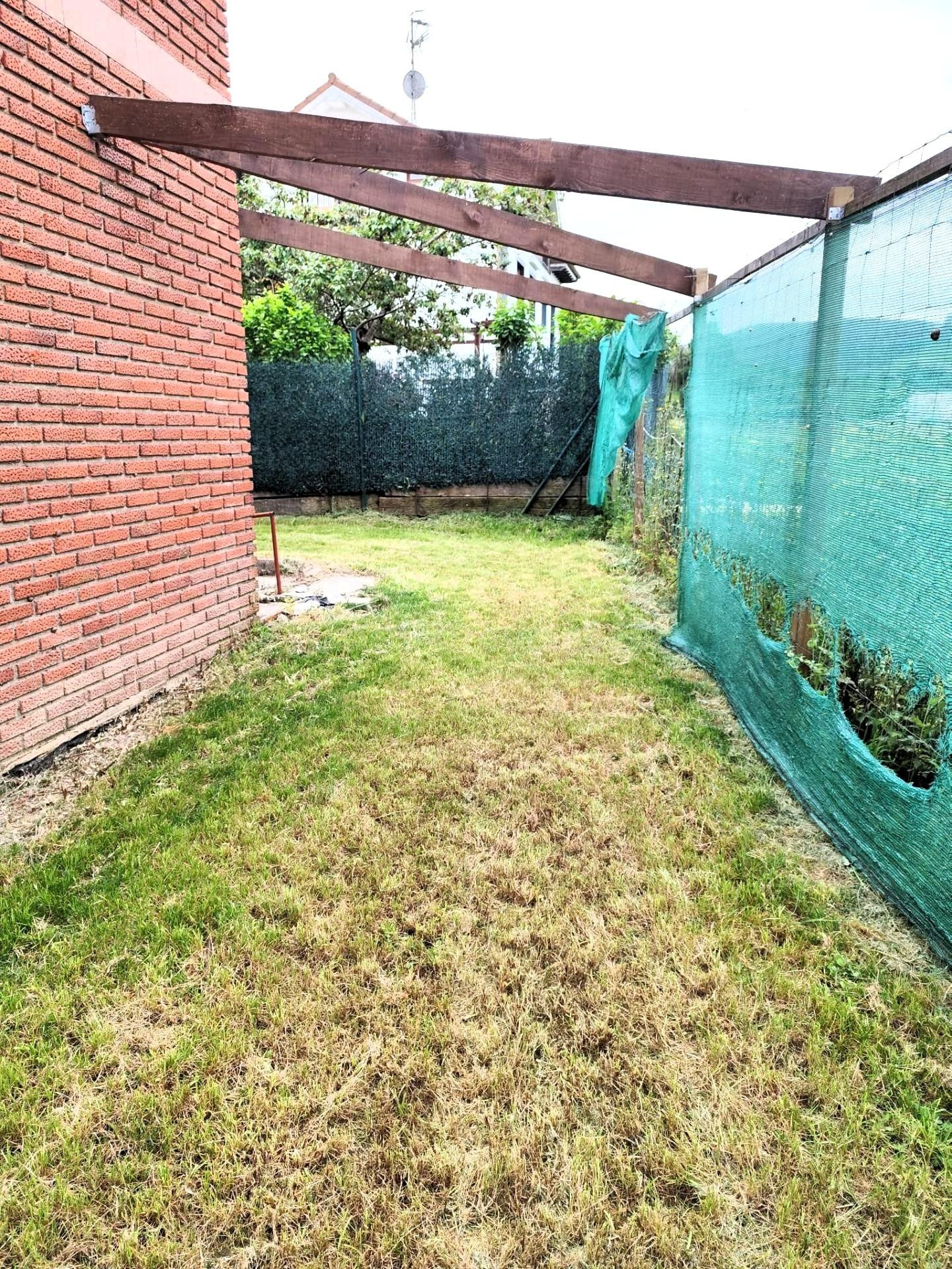 Casa independiente con jardín en Castañeda - foto 5