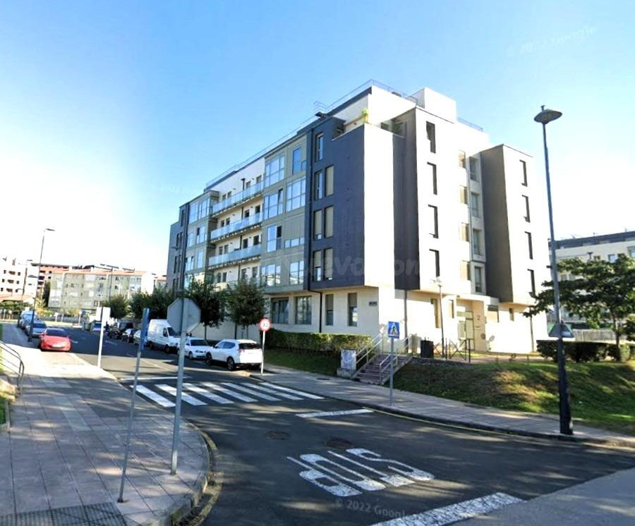 Piso de dos habitaciones con plaza de garaje y trastero en A