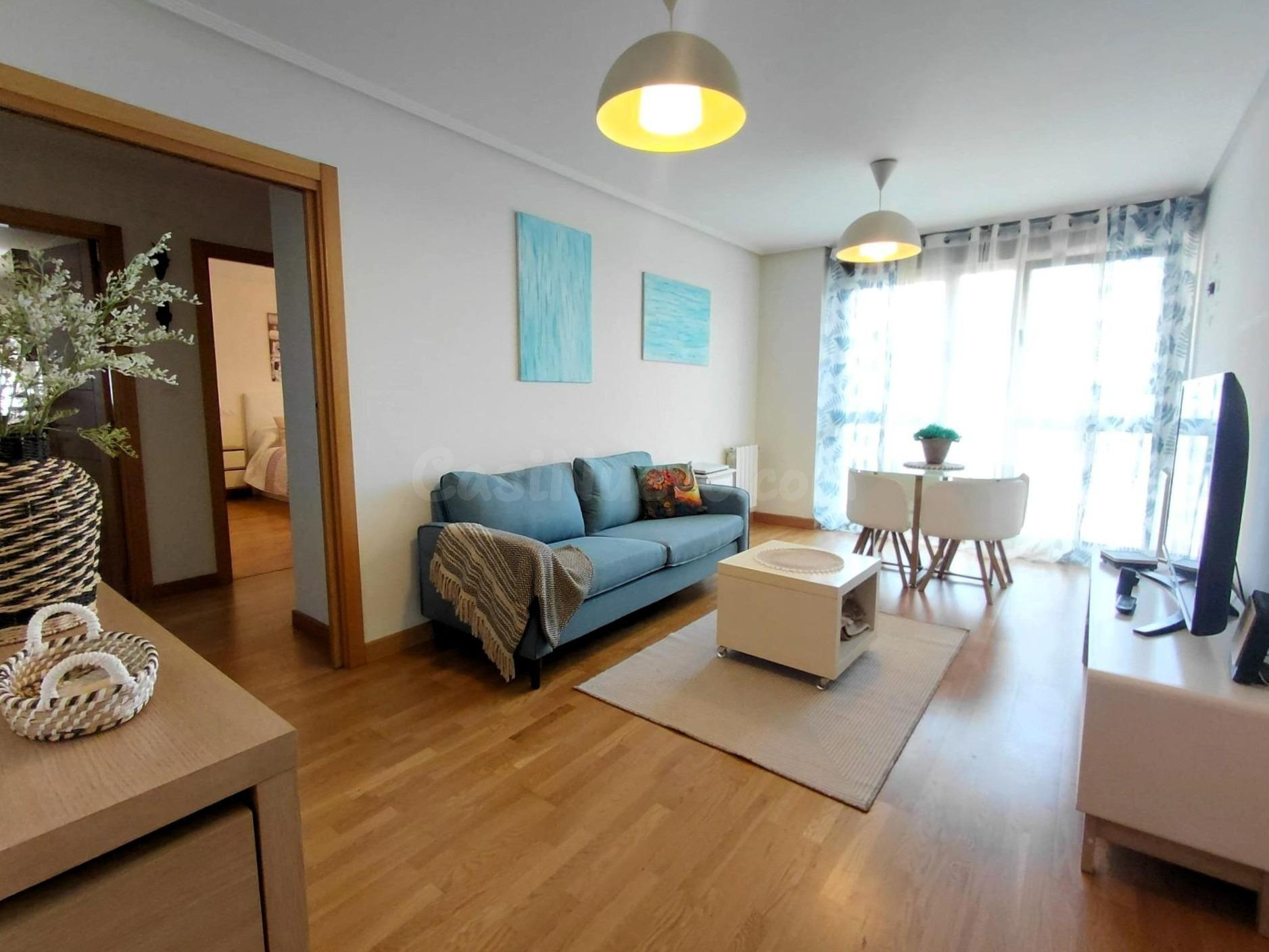 Piso de dos habitaciones con plaza de garaje y trastero en A - foto 3