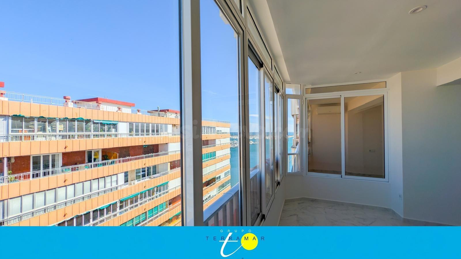 FANTASTICO APARTAMENTO EN PRIMERA LINEA DE PLAYA, TOTALMENTE - foto 2