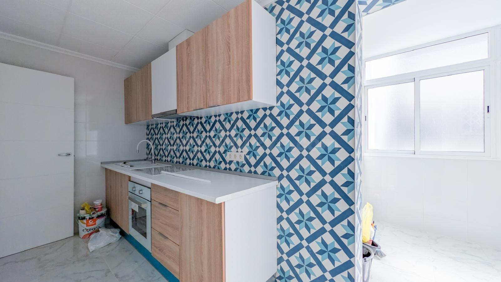FANTASTICO APARTAMENTO EN PRIMERA LINEA DE PLAYA, TOTALMENTE - foto 5