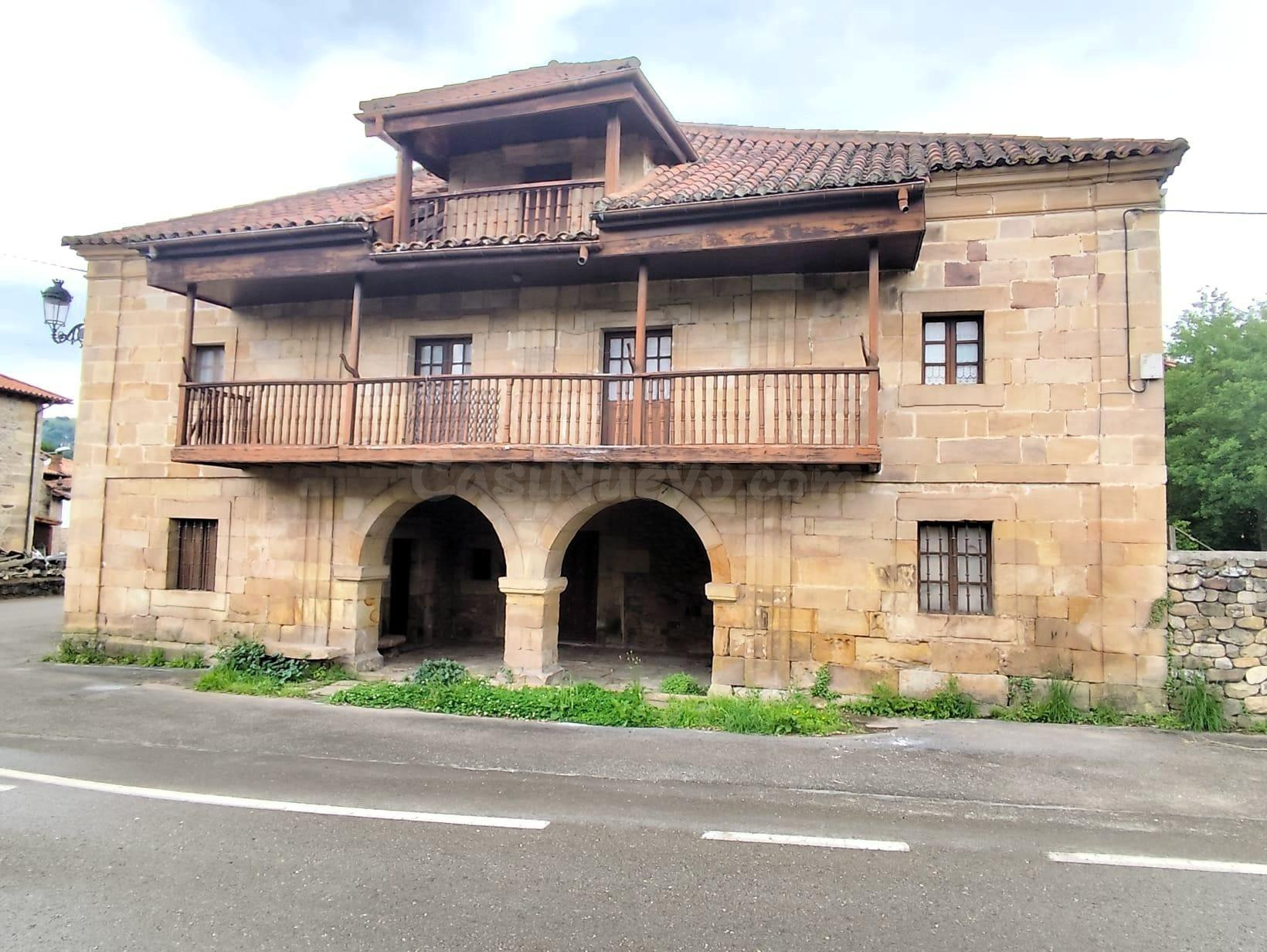 Casona de piedra en Saro - foto 2