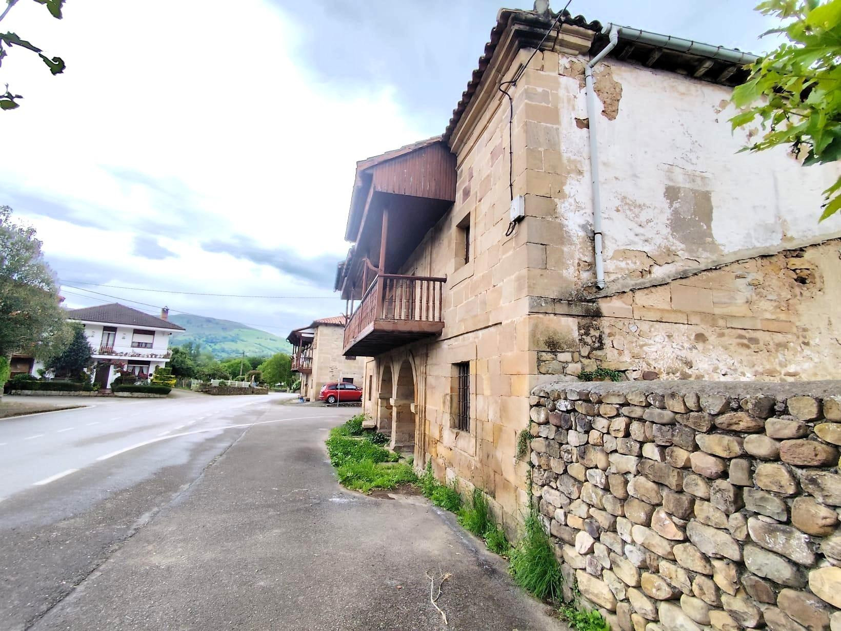 Casona de piedra en Saro - foto 3