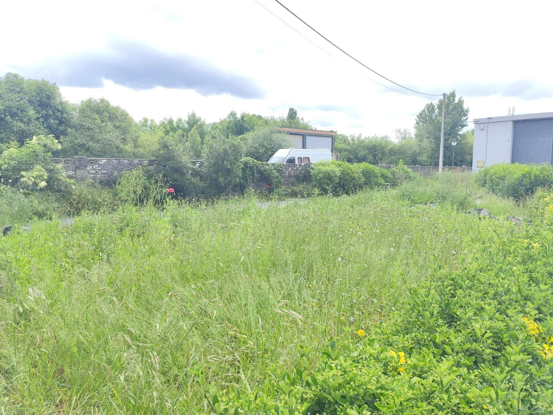 Terreno urbano en Saron - foto 4