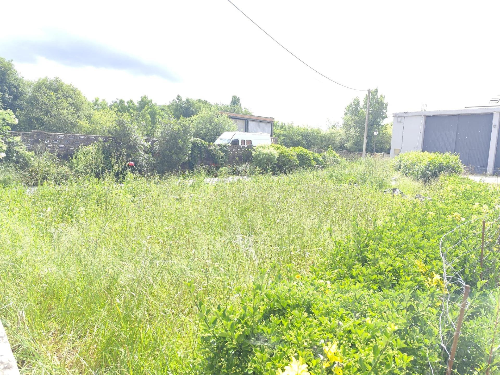 Terreno urbano en Saron - foto 5