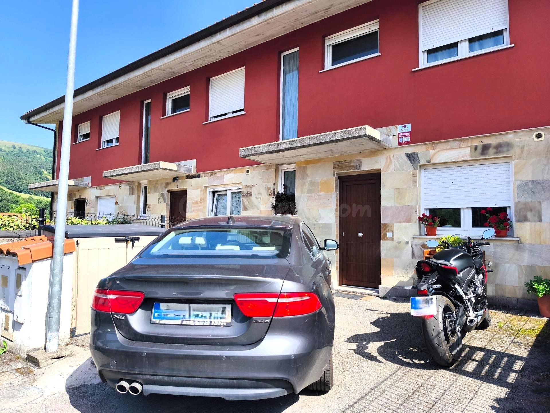 Chalet adosado en Lloreda de Cayon impecable!!! - foto 2