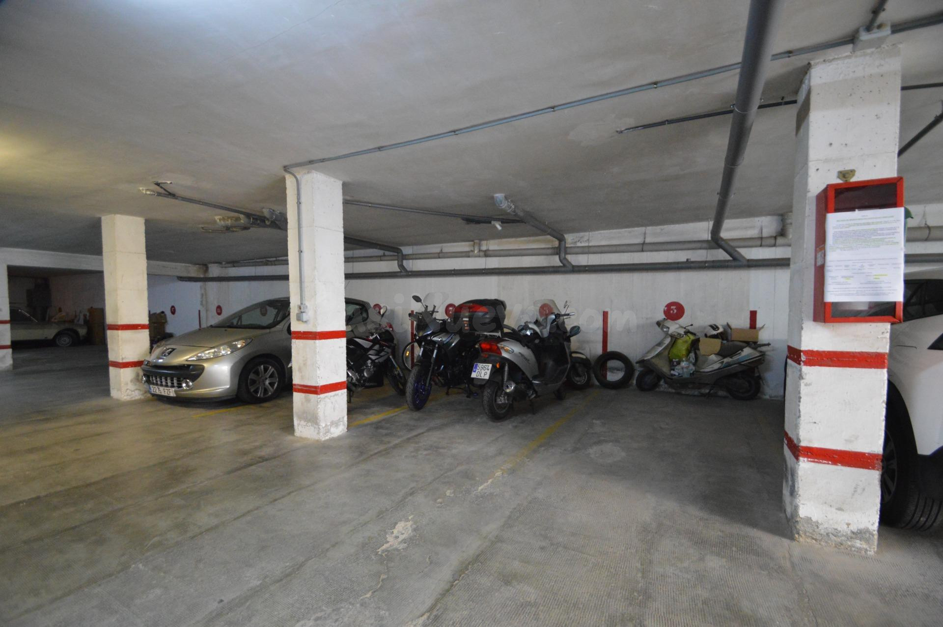 PLAZA PARKING PARA MOTOS o VEHICULO PEQUEÑO (ZAPILLO) - foto 2