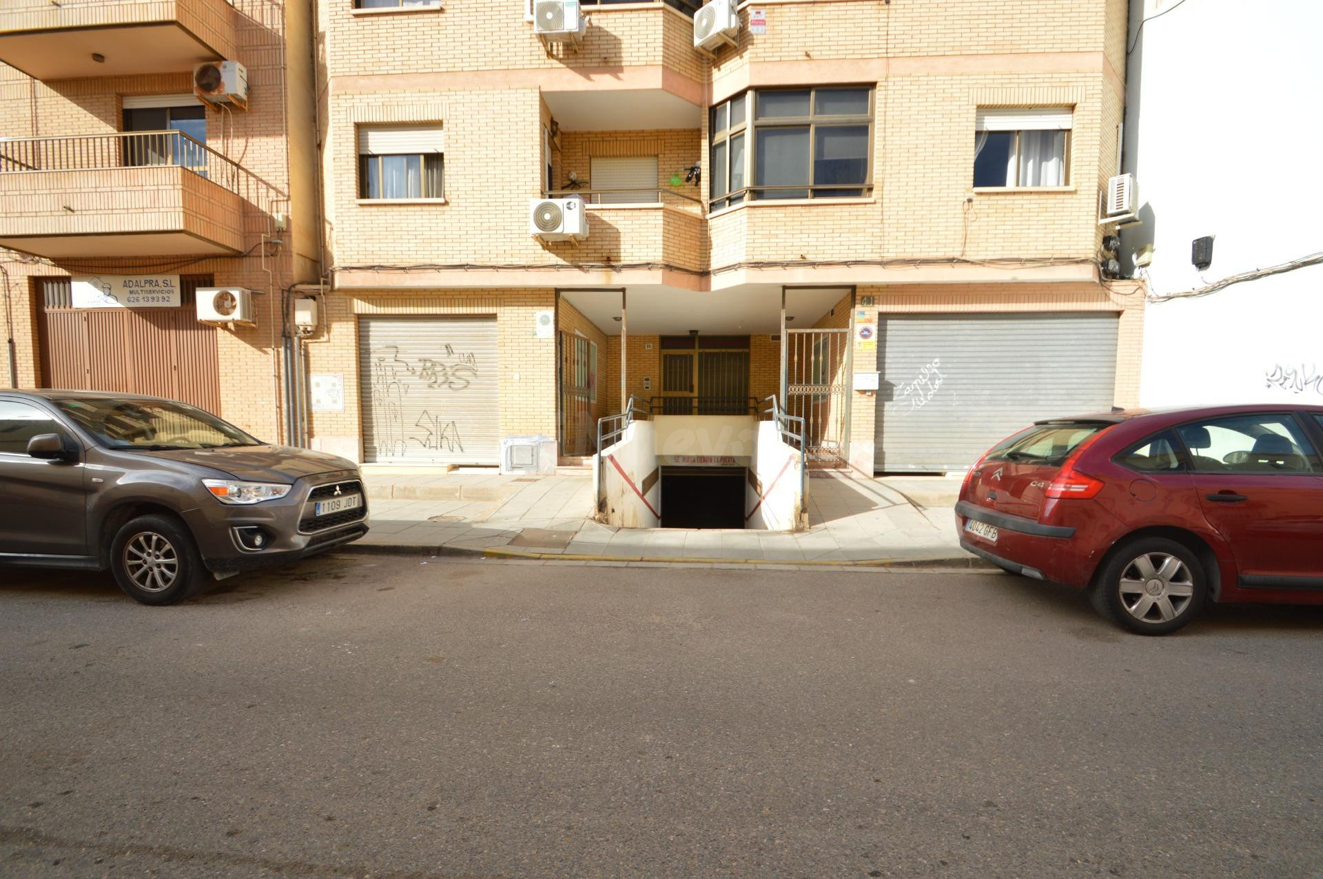 PLAZA PARKING PARA MOTOS o VEHICULO PEQUEÑO (ZAPILLO) - foto 4