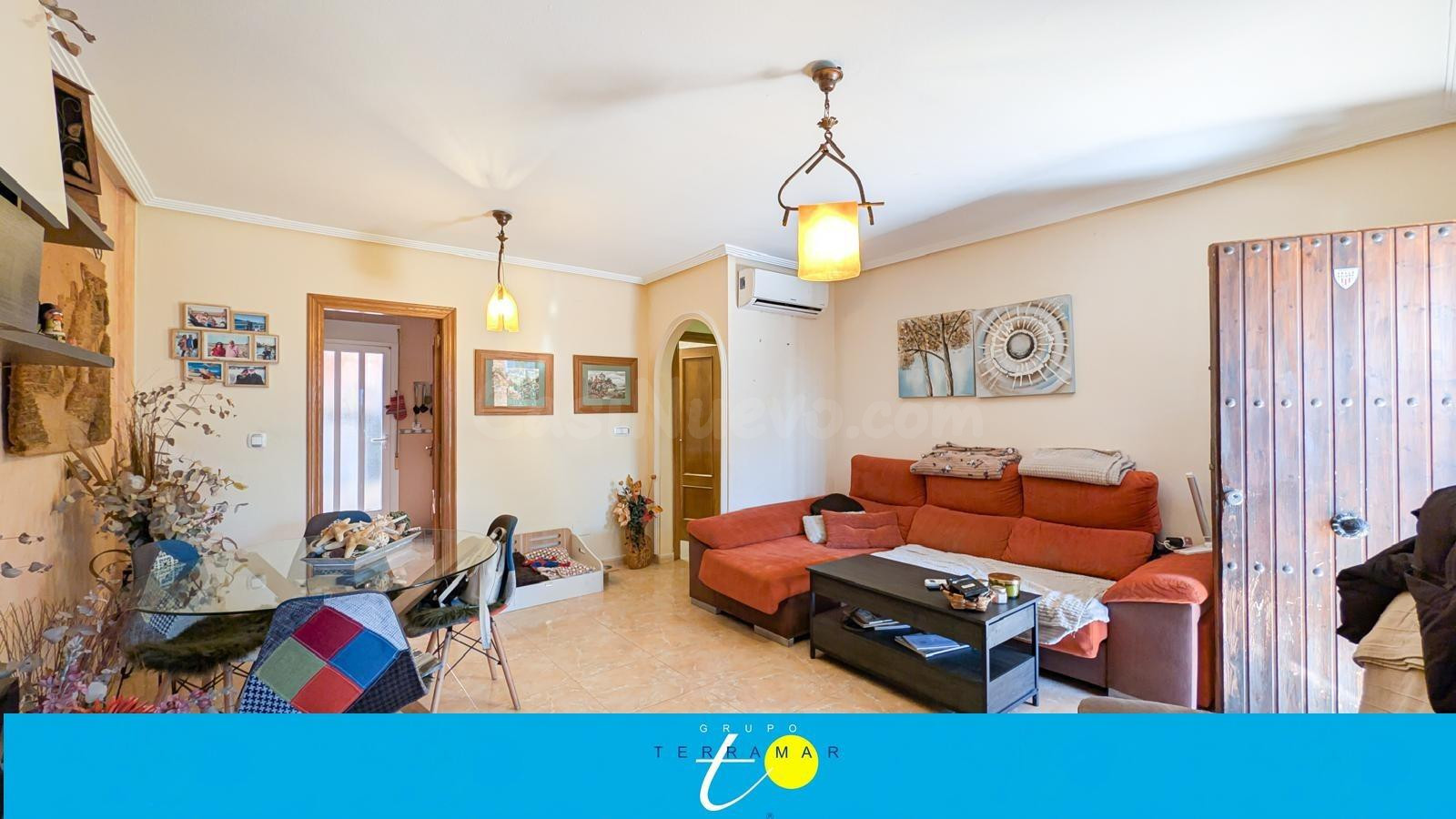 MAGNIFICO ADOSADO CON PISCINA COMUNITARIA, IDONEO PARA FAMIL - foto 2