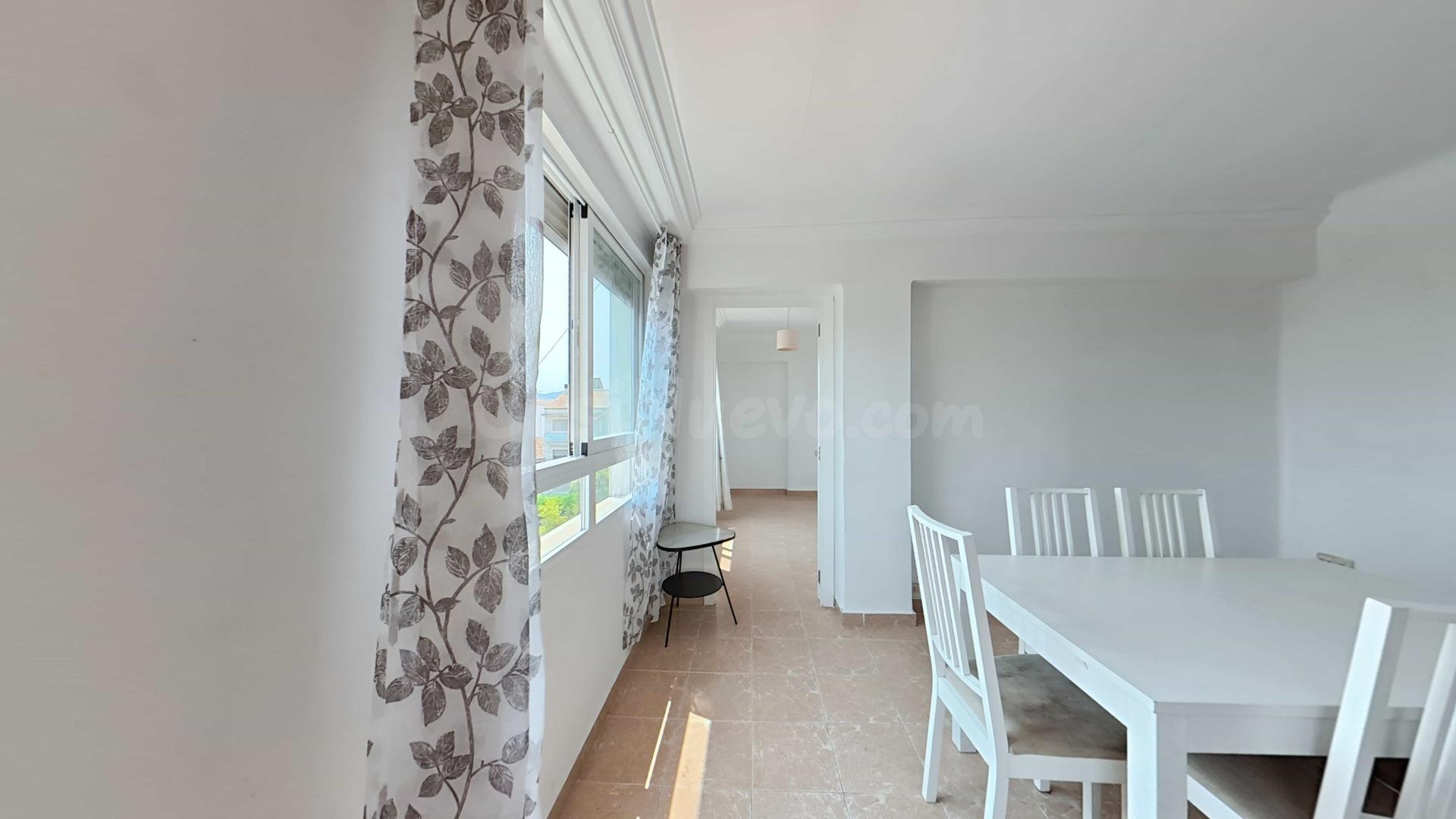 ¡Descubre tu nuevo hogar en la mejor ubicación de Gandia! - foto 2