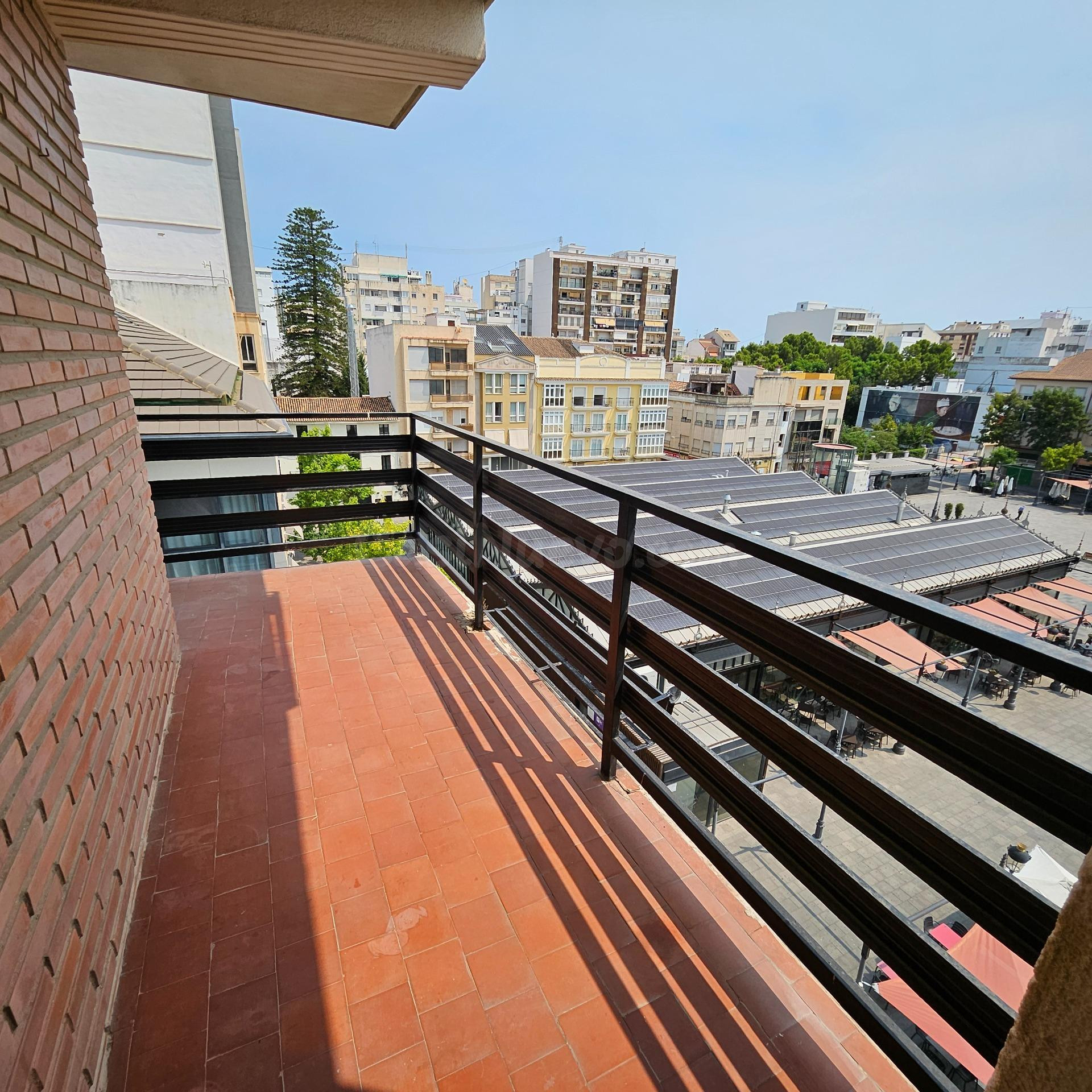 ¡Descubre tu nuevo hogar en la mejor ubicación de Gandia! - foto 4